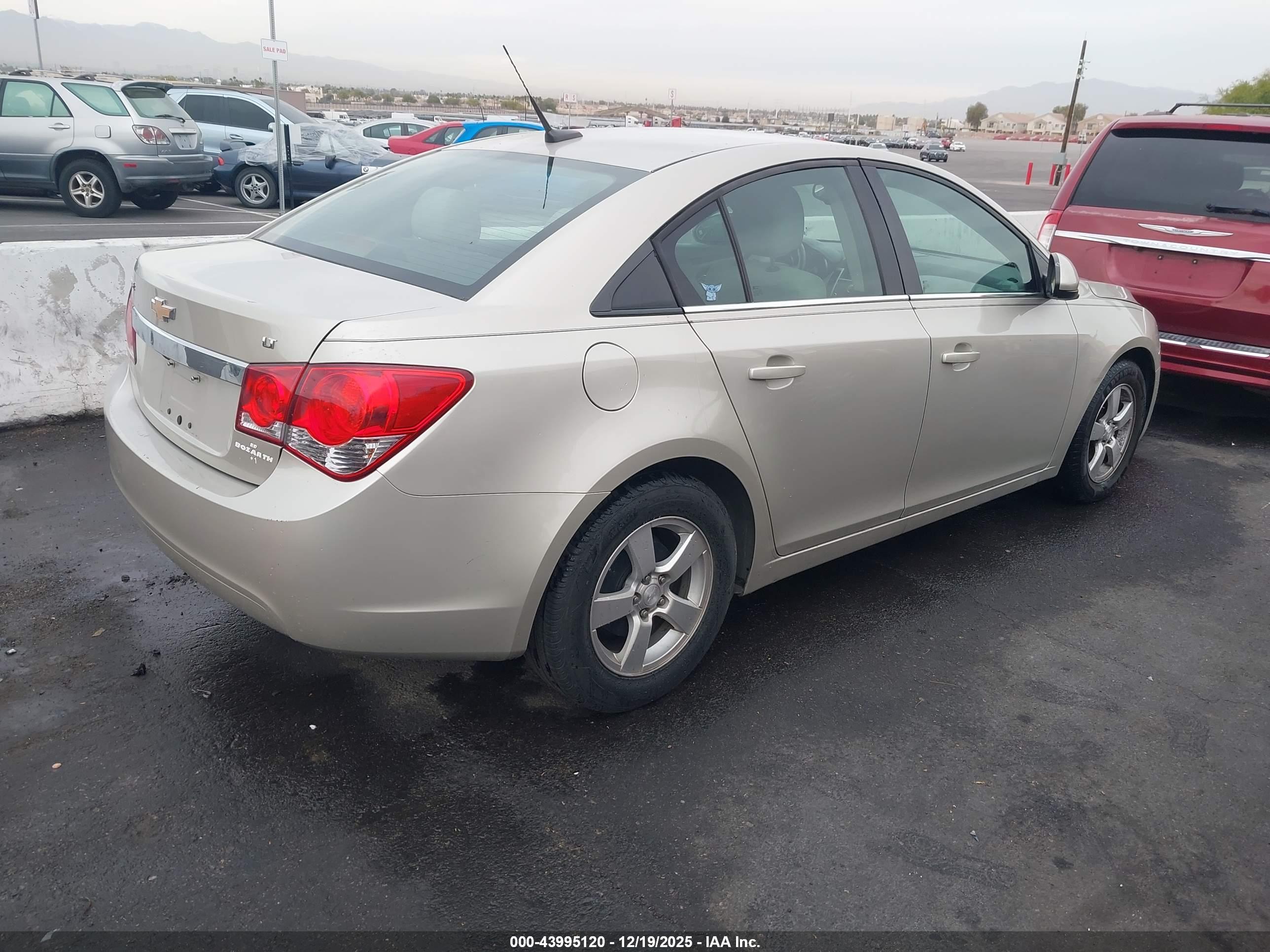 CHEVROLET CRUZE image 4