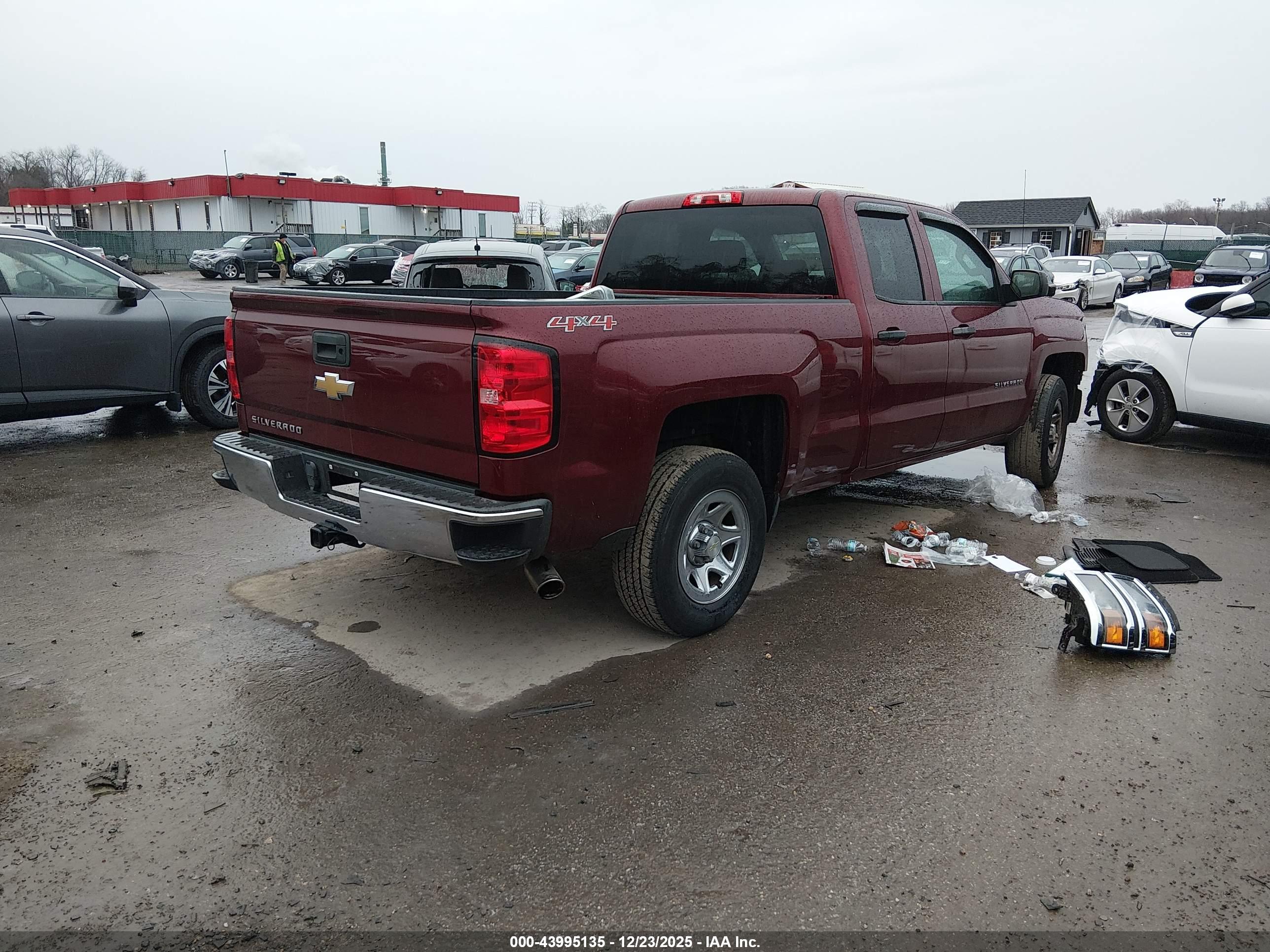 CHEVROLET SILVERADO image 4