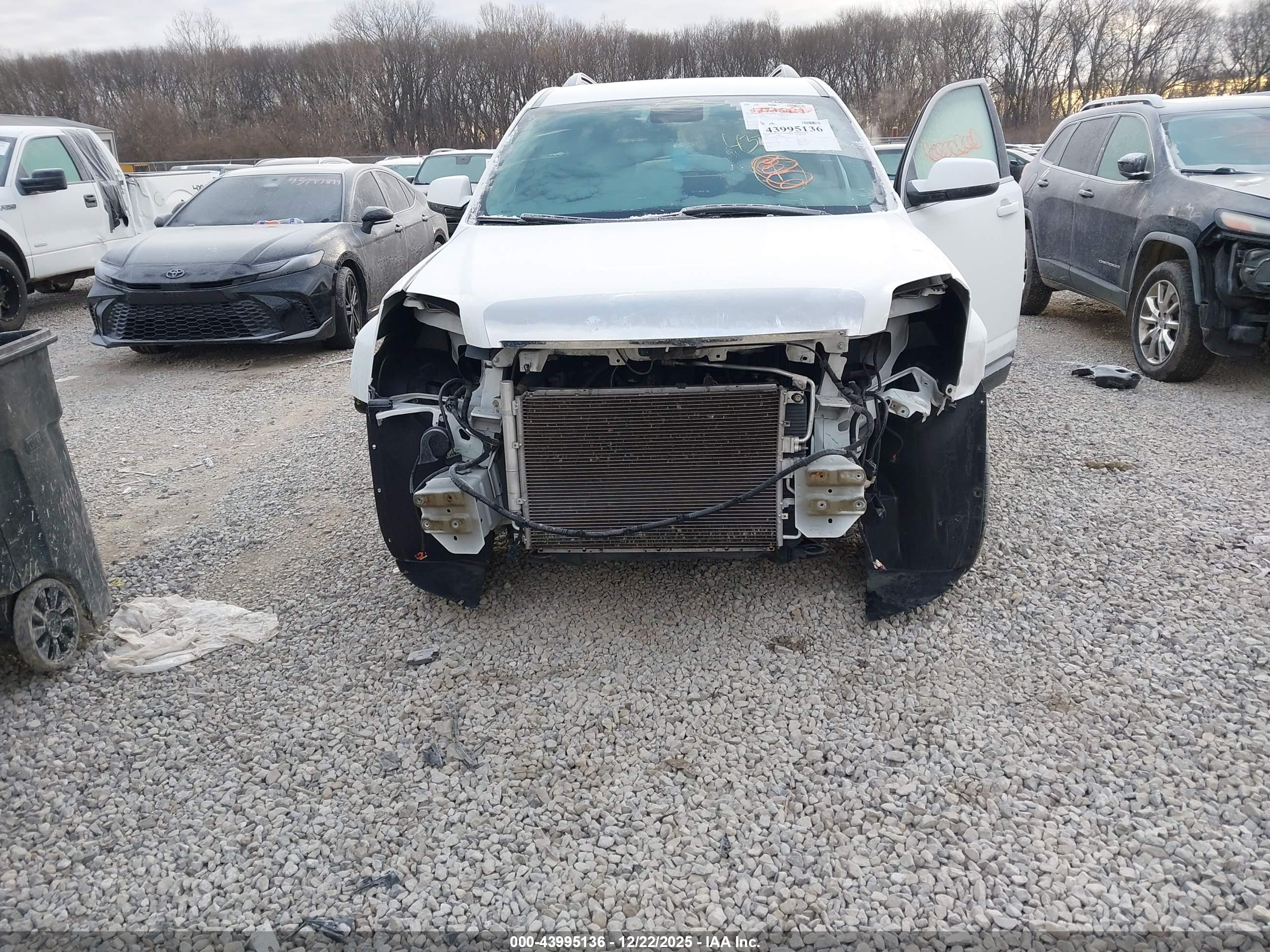 GMC TERRAIN image 6