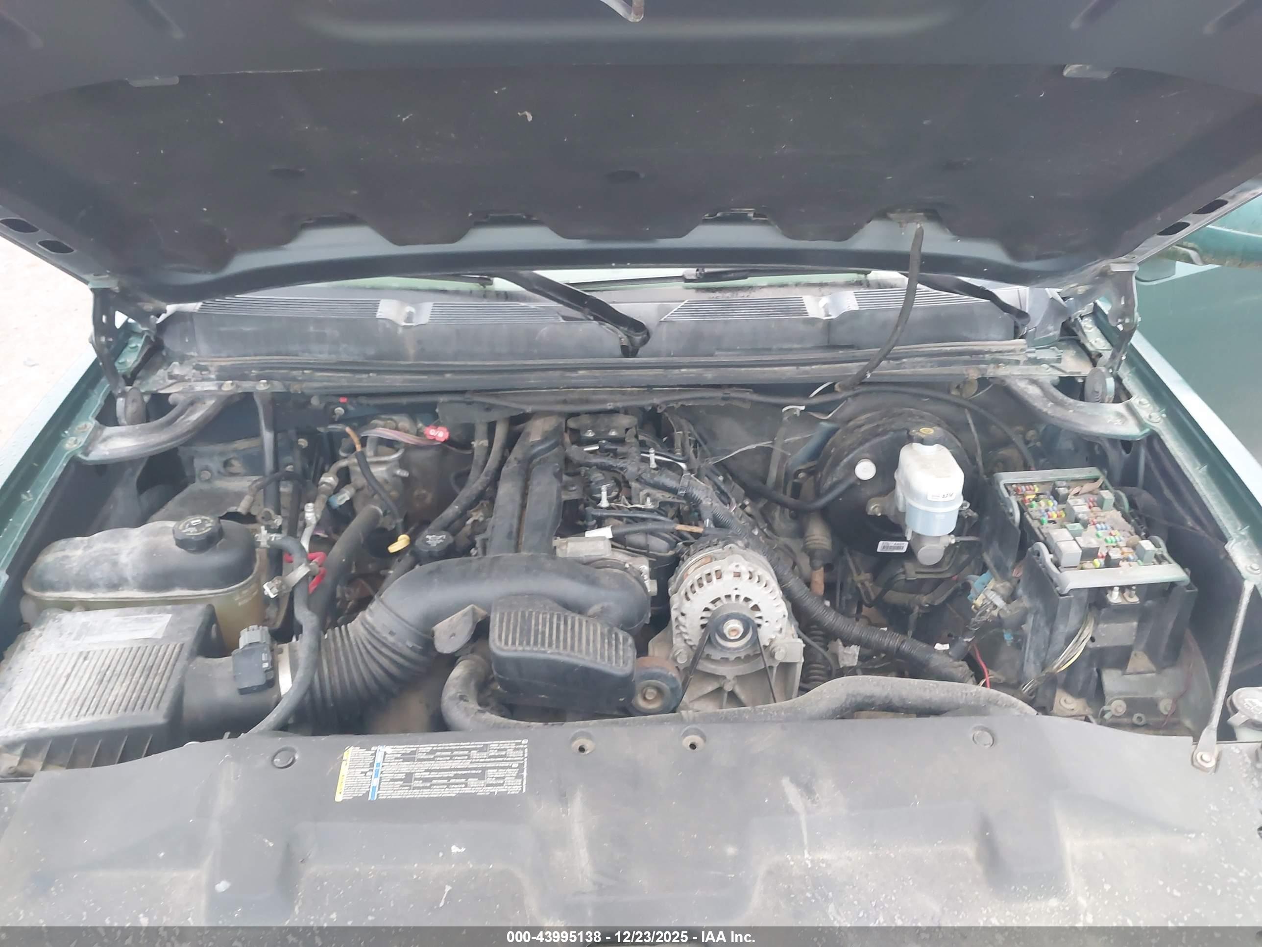 CHEVROLET SILVERADO image 10