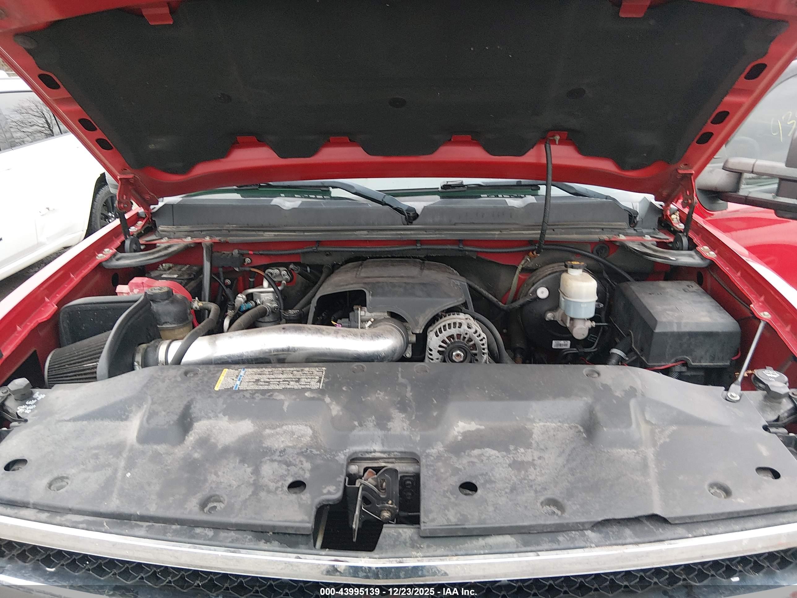 CHEVROLET SILVERADO image 10
