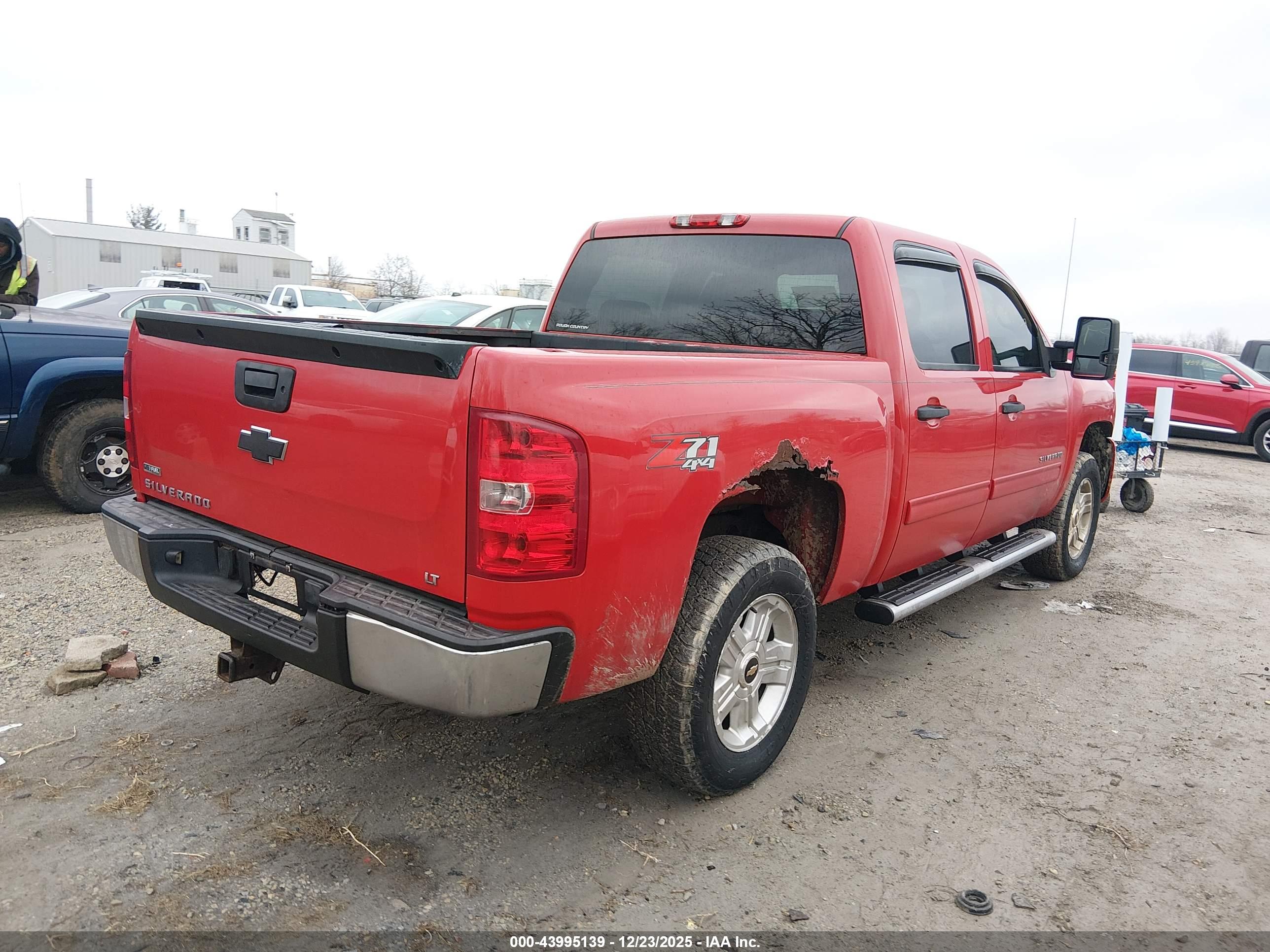 CHEVROLET SILVERADO image 4