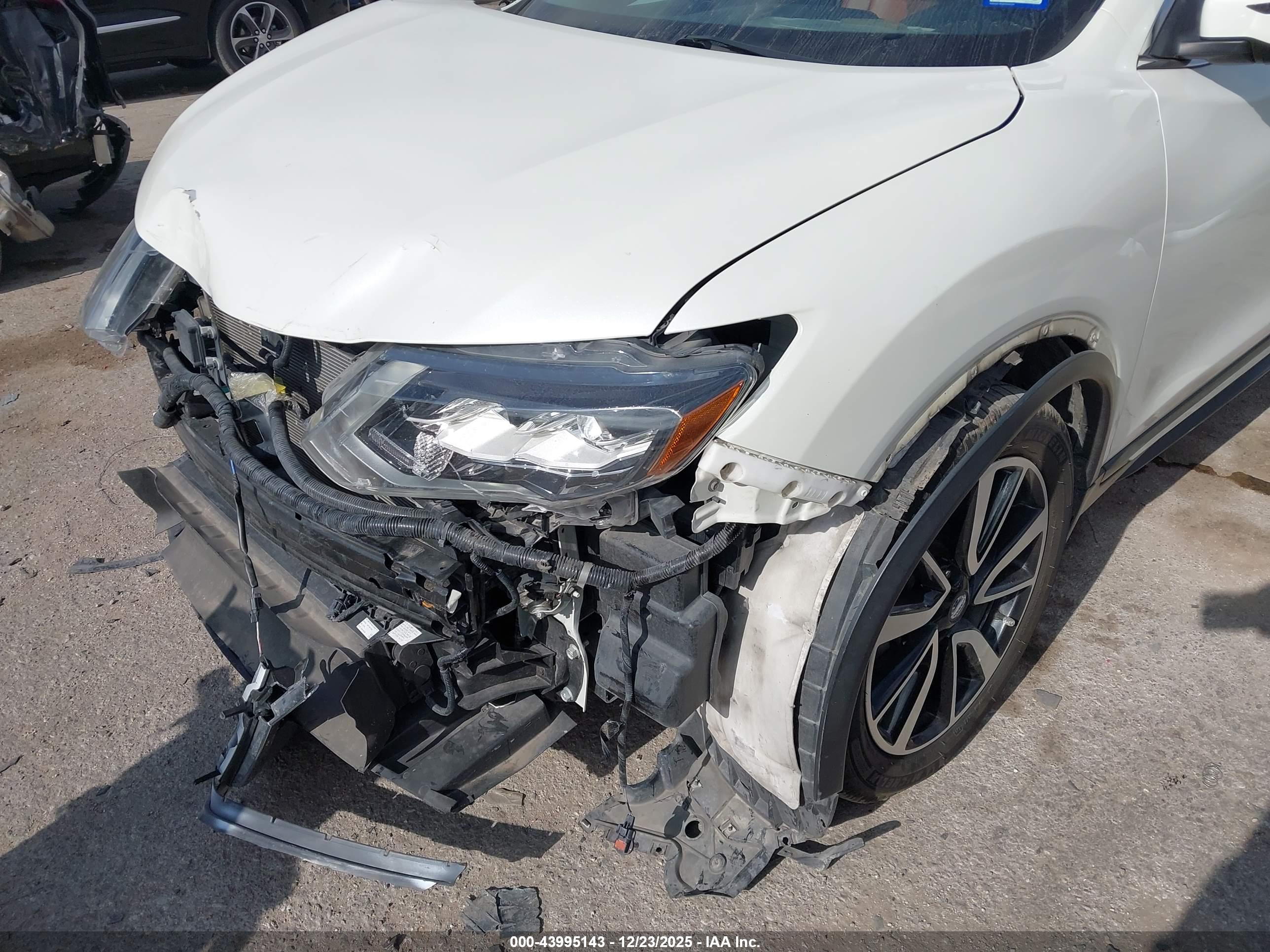 NISSAN ROGUE image 6