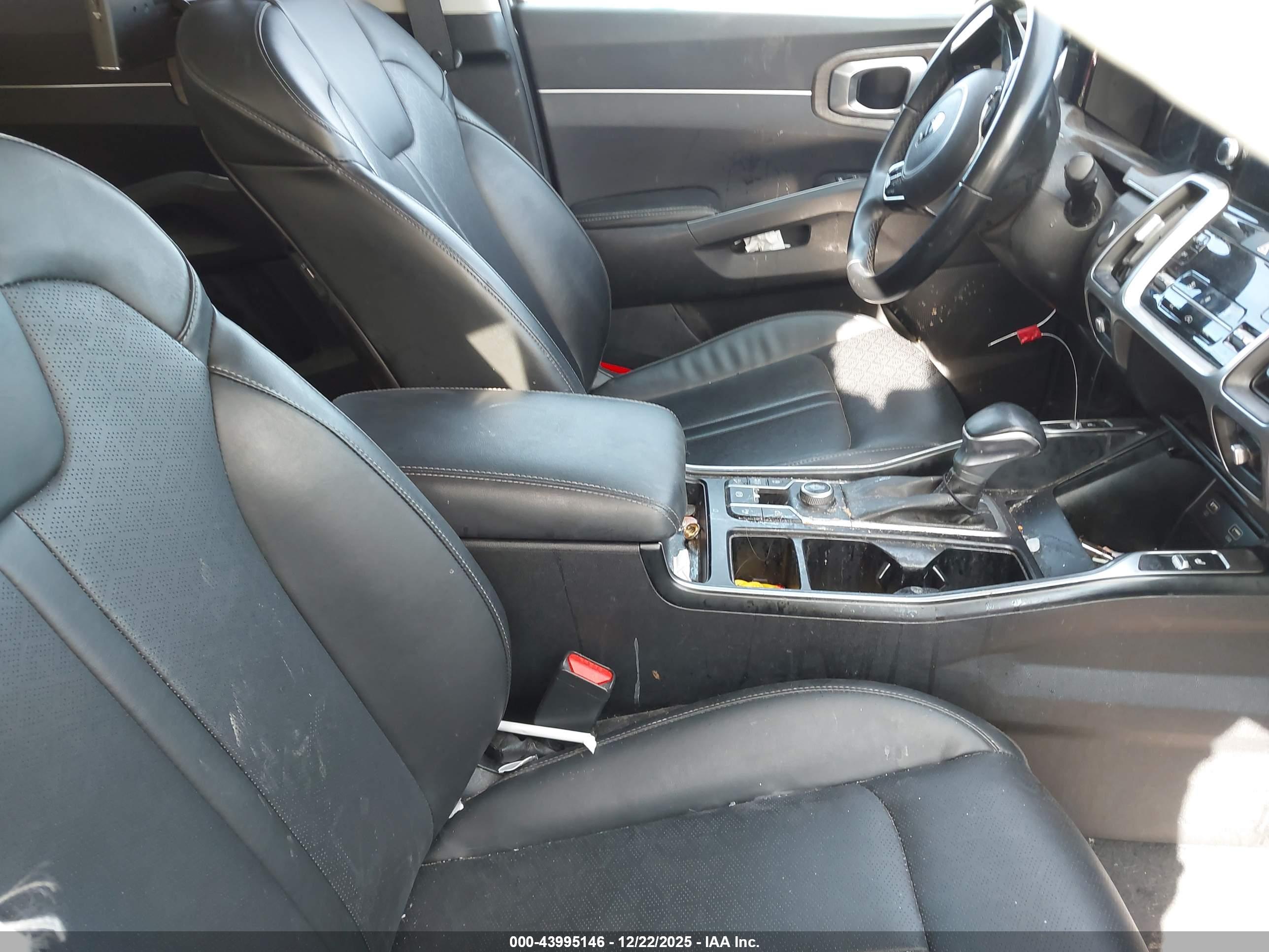 KIA SORENTO image 5