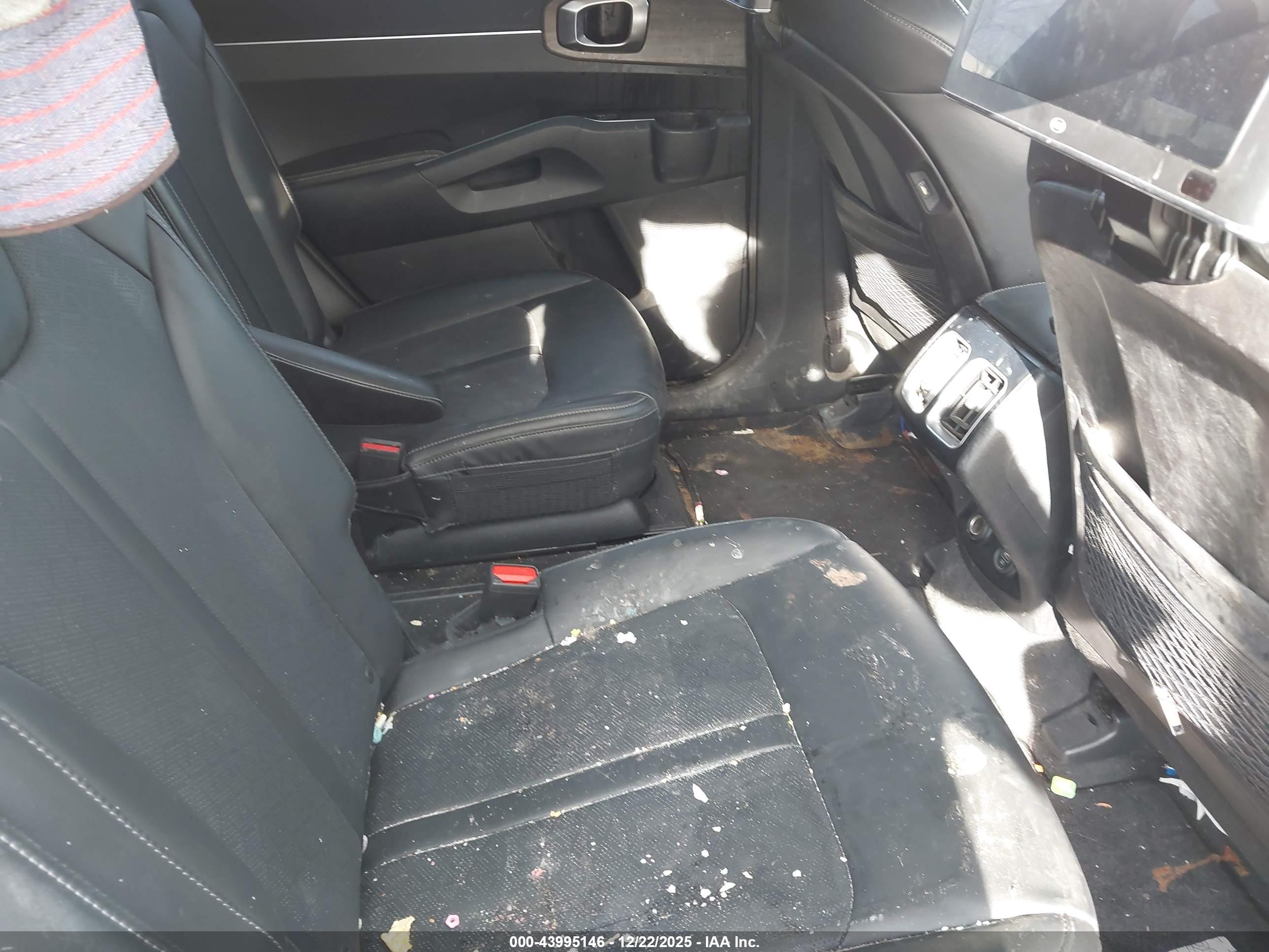 KIA SORENTO image 8