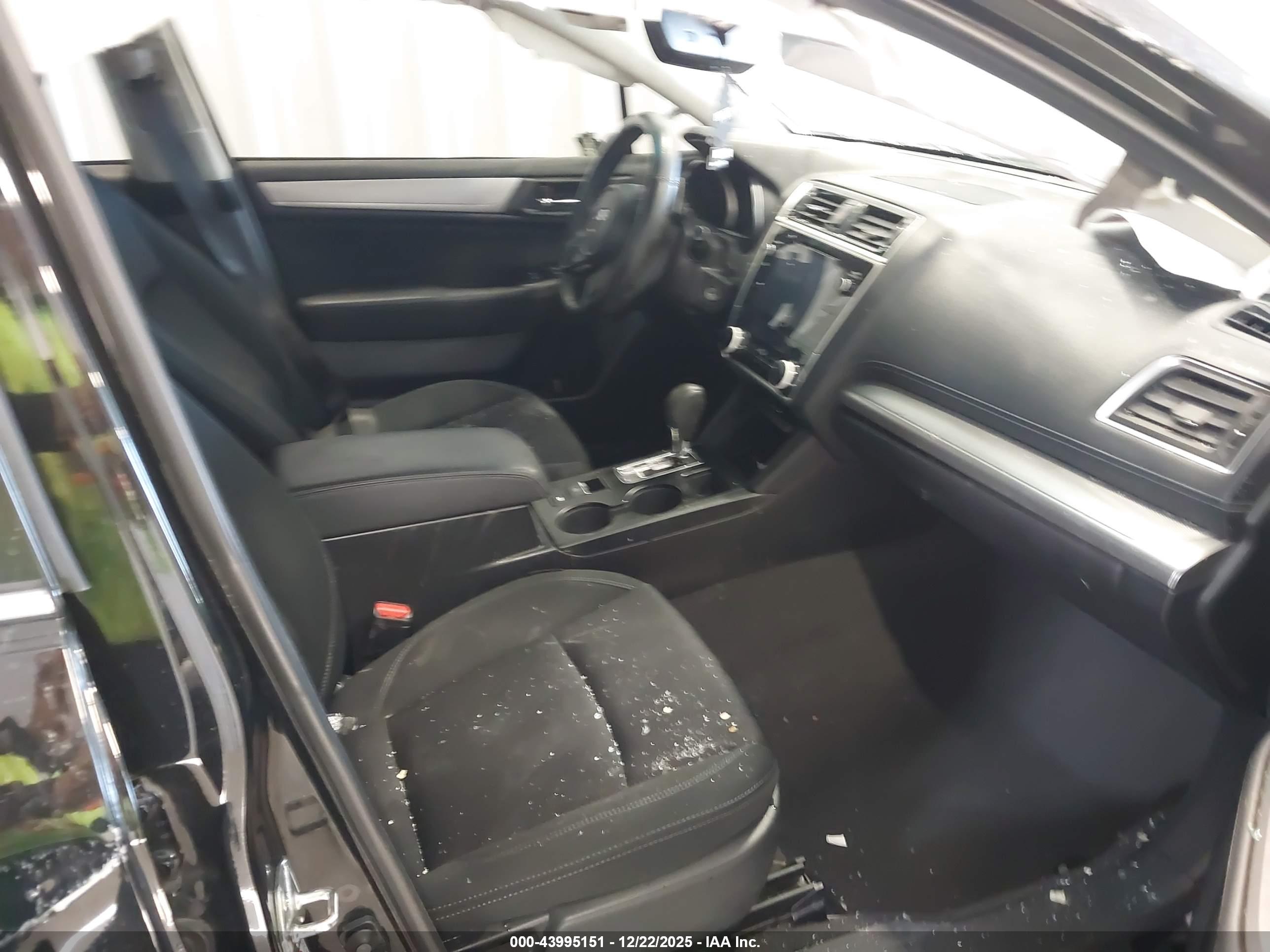 SUBARU LEGACY image 5