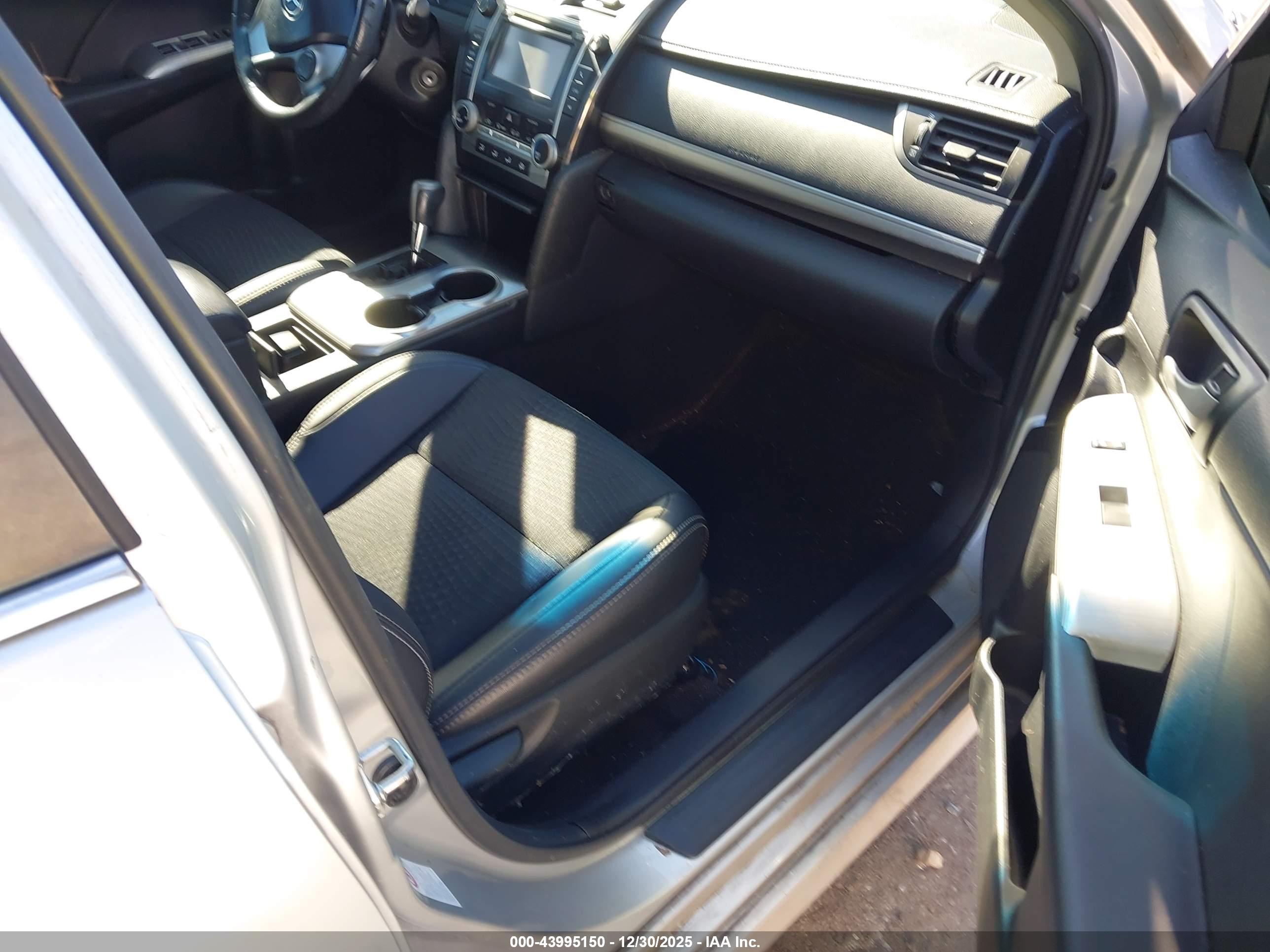 TOYOTA CAMRY image 5