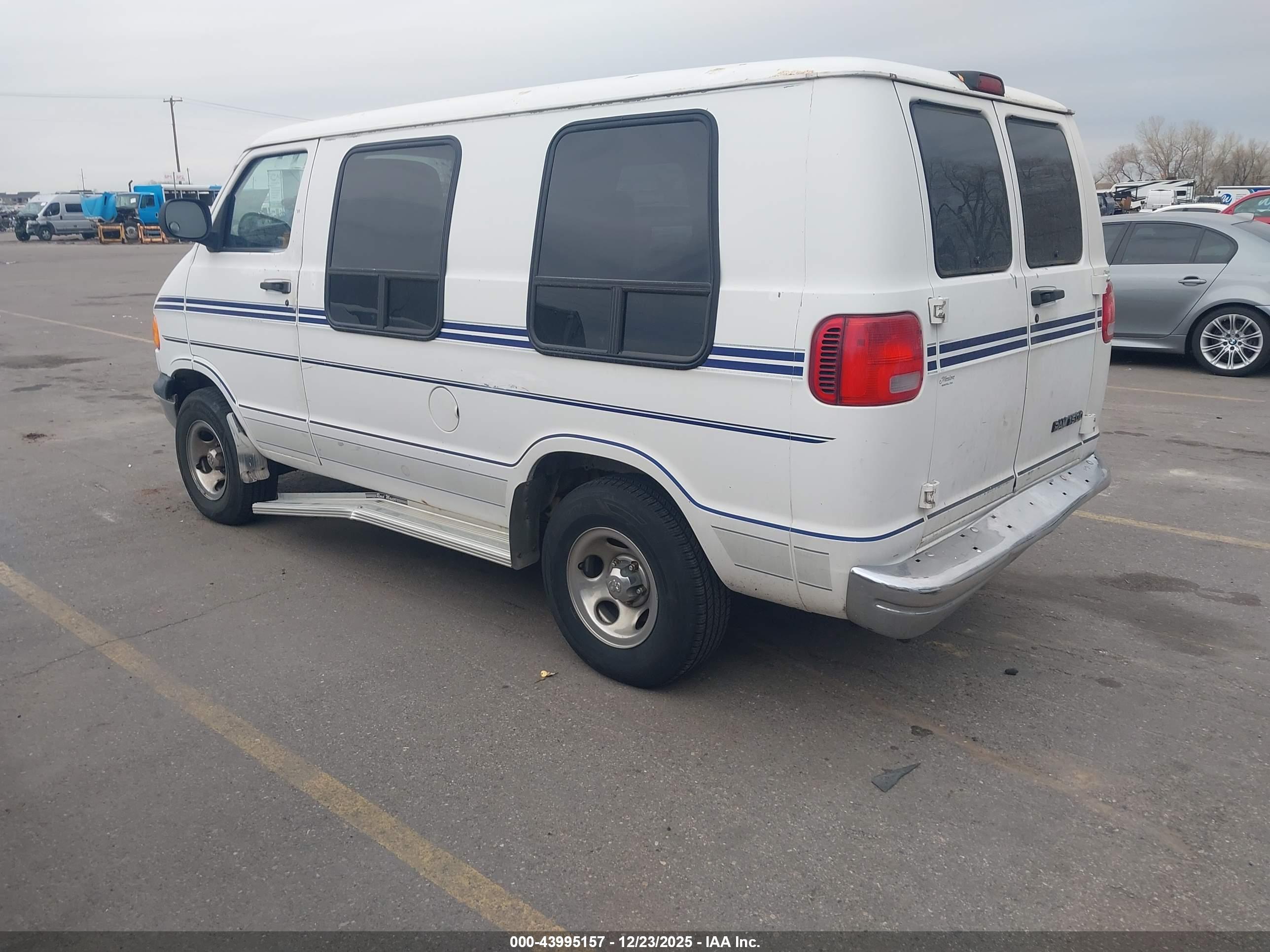 DODGE RAM image 3