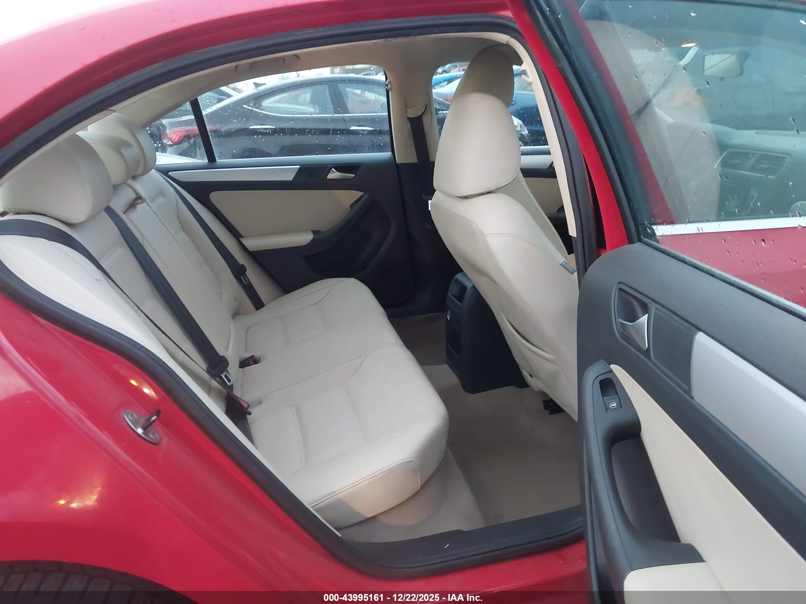 VOLKSWAGEN JETTA image 8