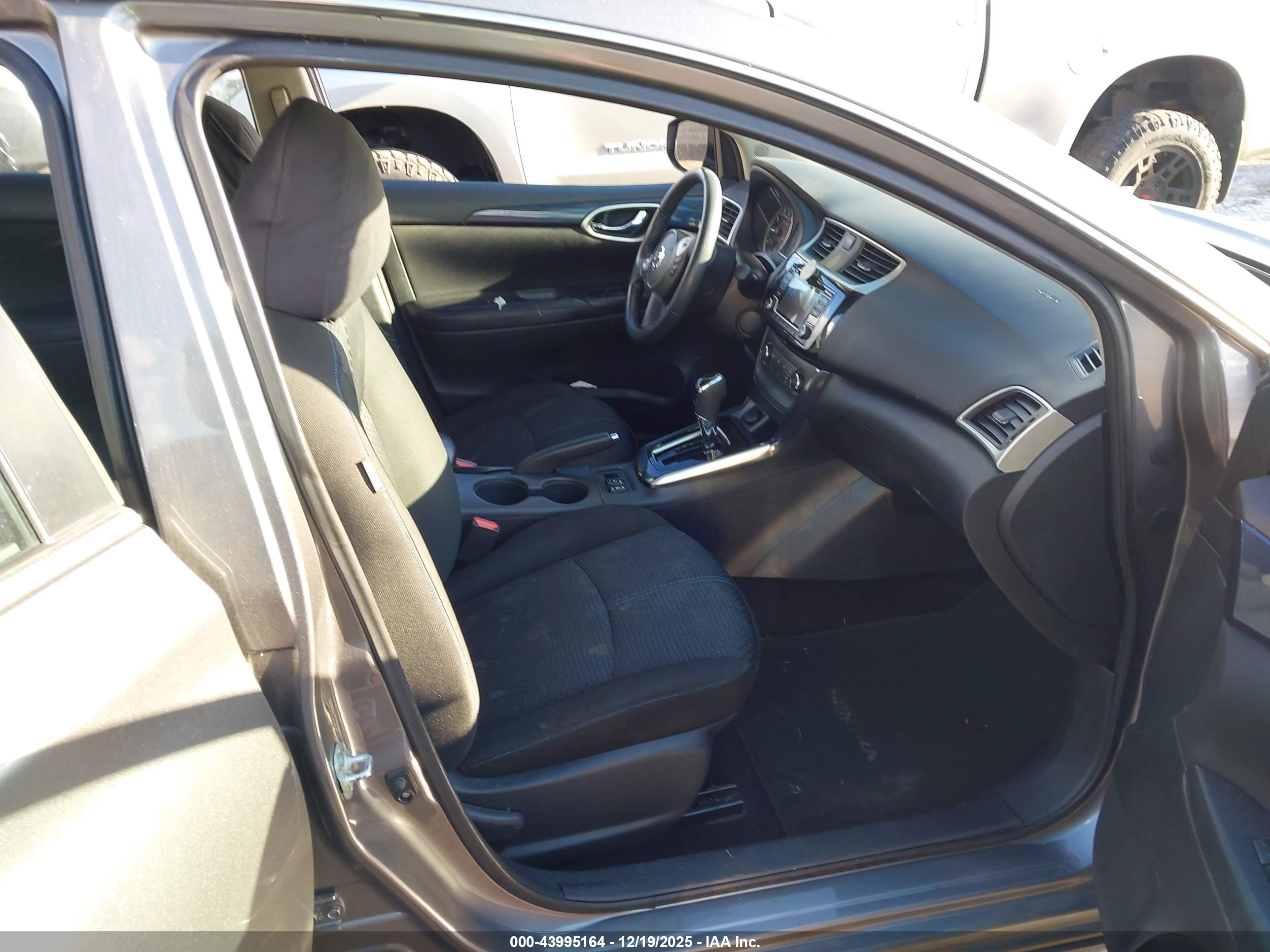 NISSAN SENTRA image 5