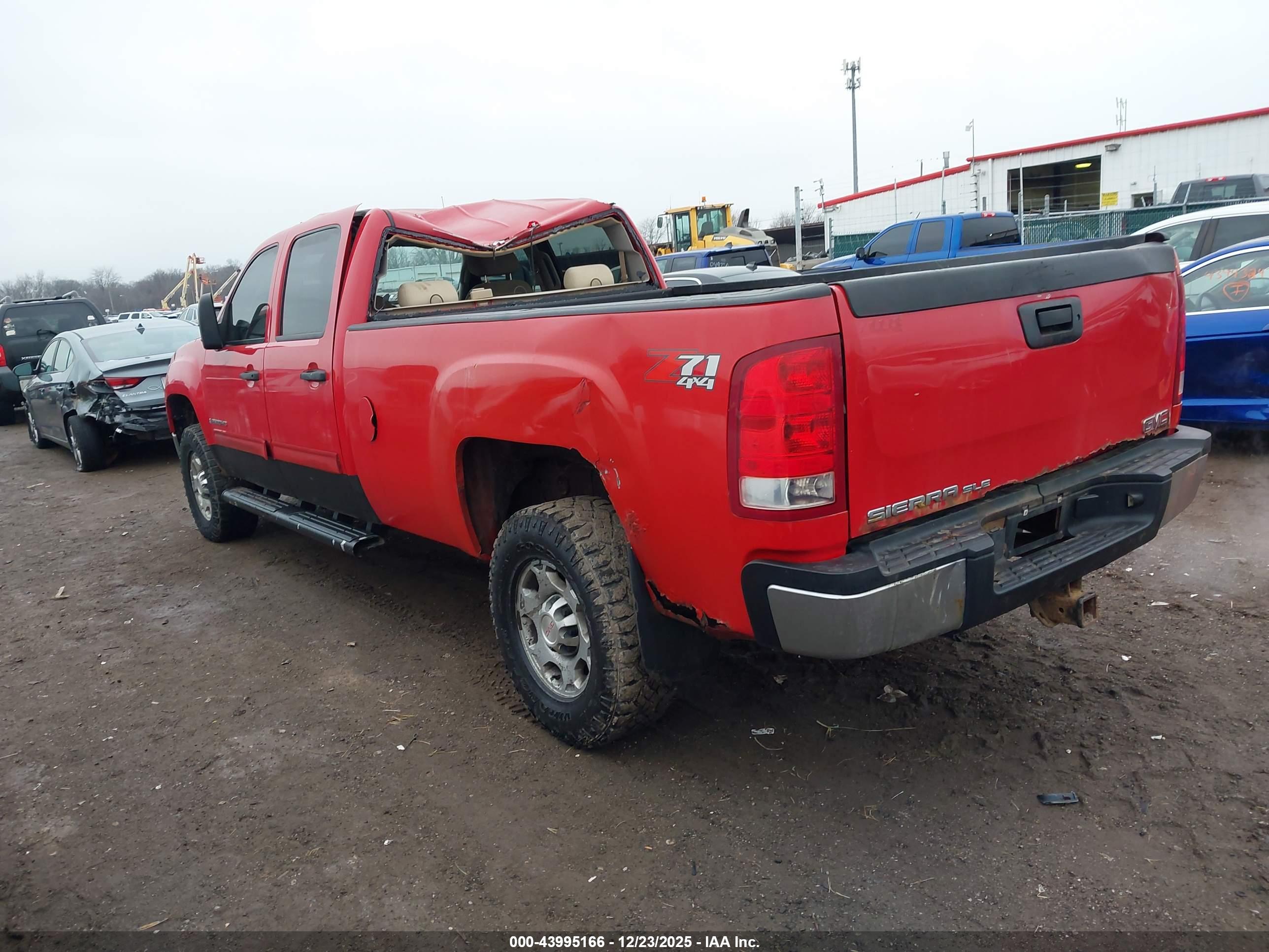 GMC SIERRA image 3