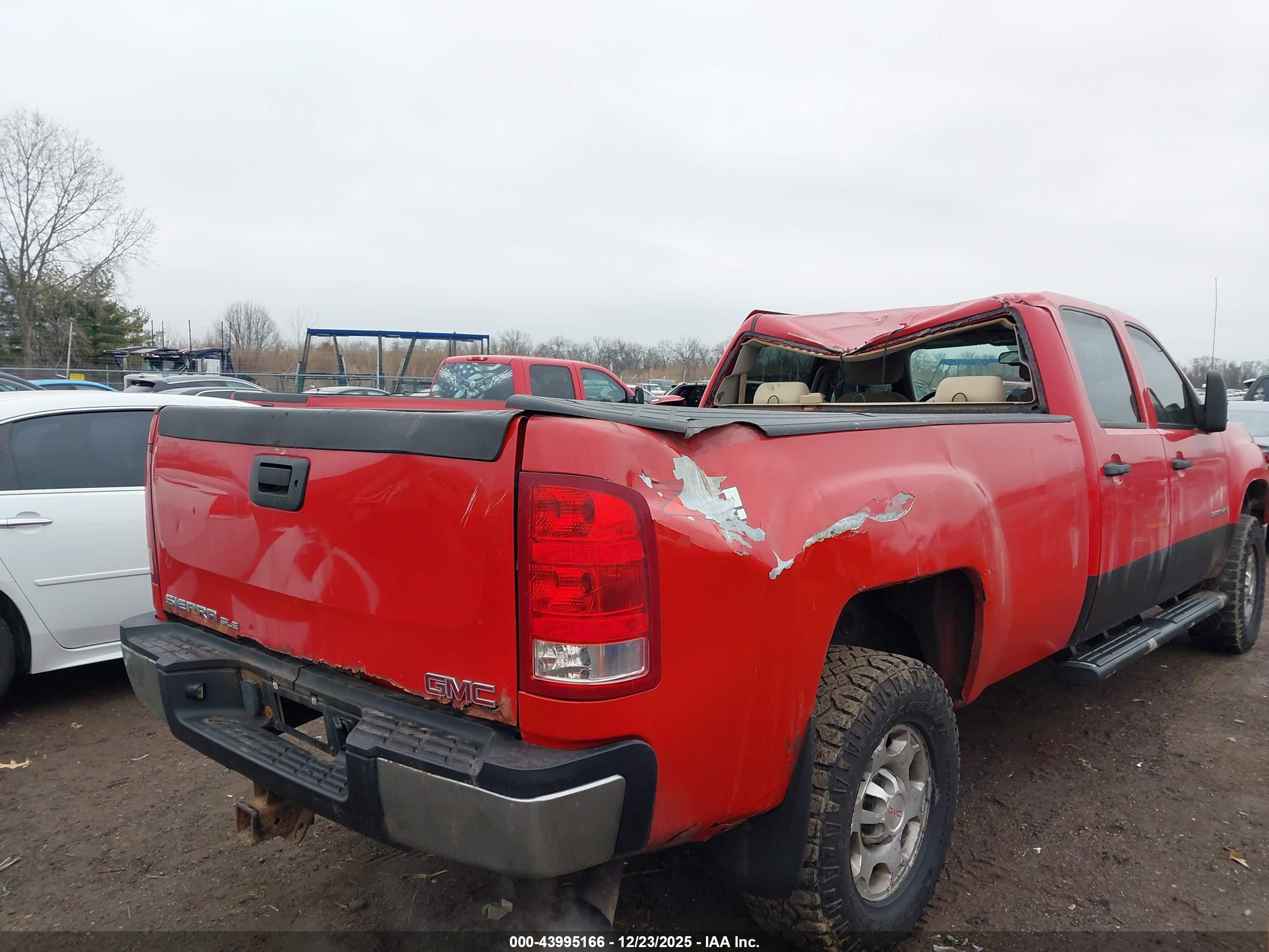 GMC SIERRA image 6