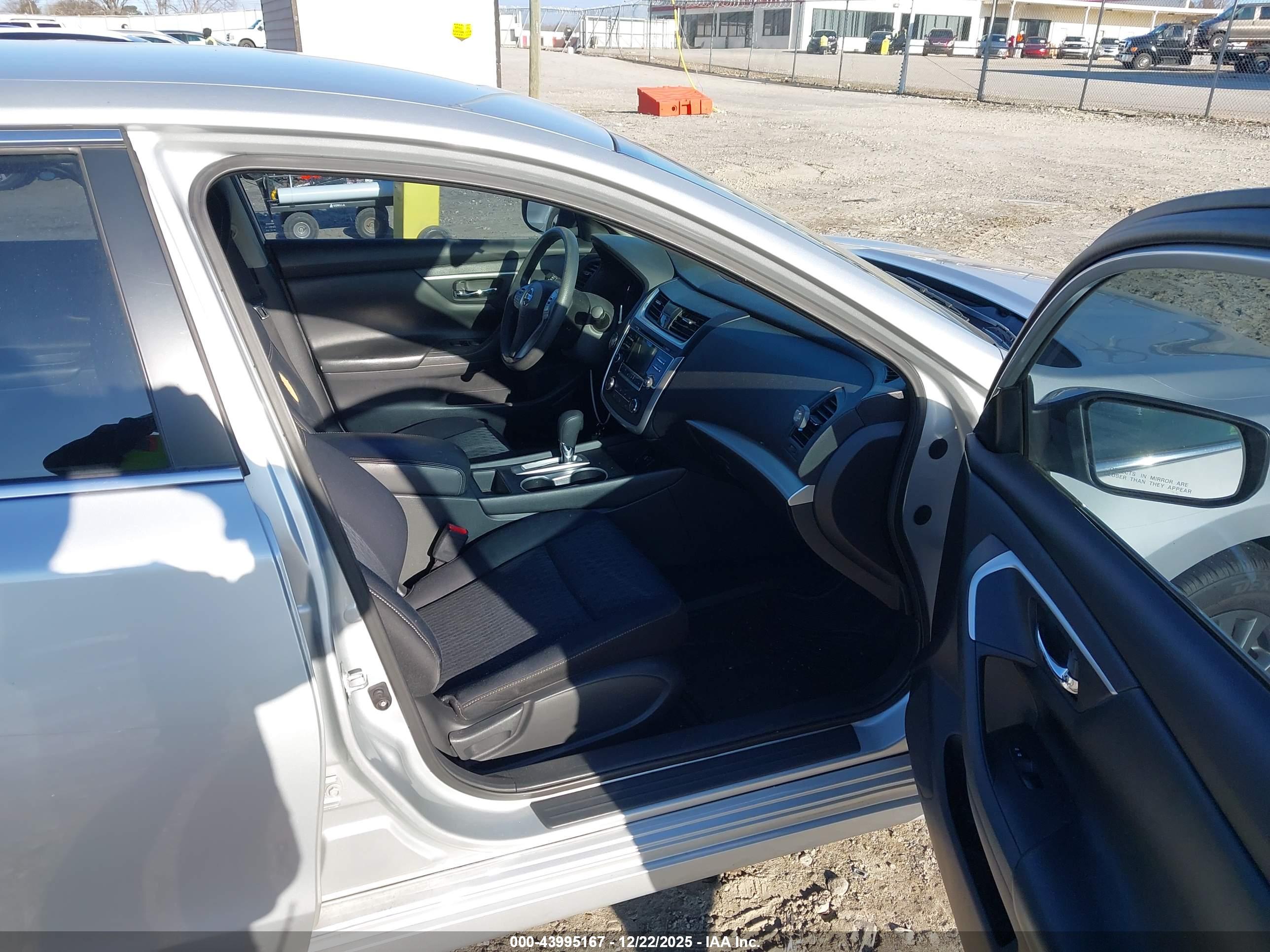 NISSAN ALTIMA image 5
