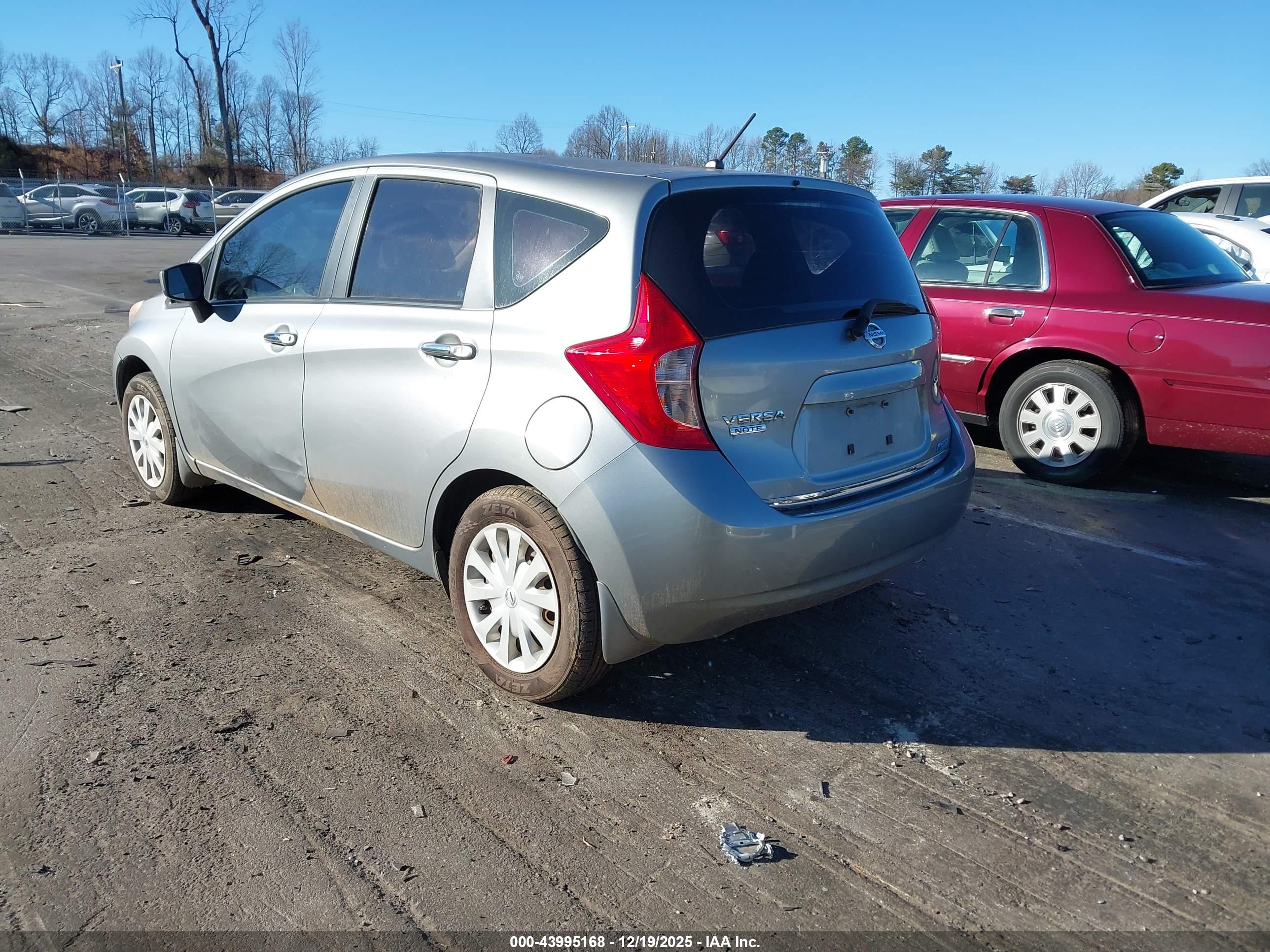NISSAN VERSA image 3