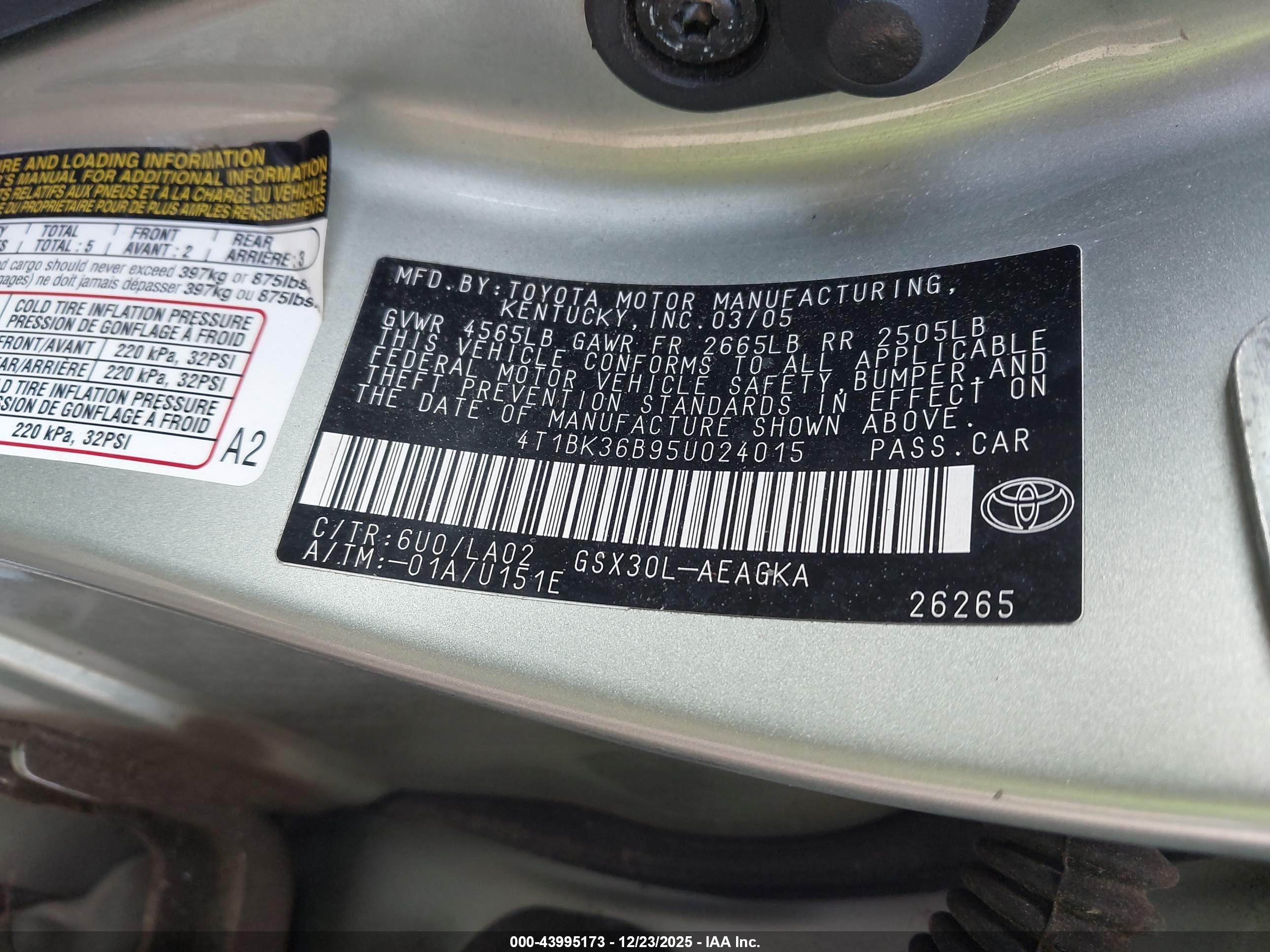 TOYOTA AVALON image 9