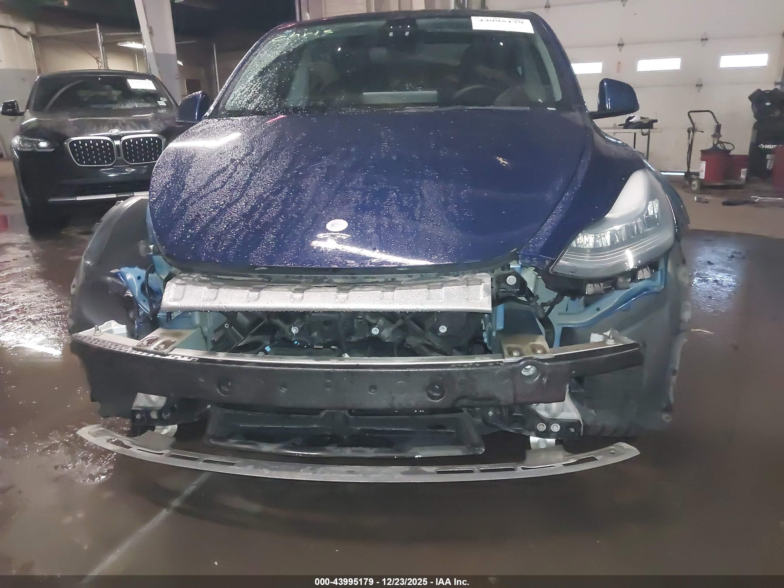 TESLA MODEL image 6