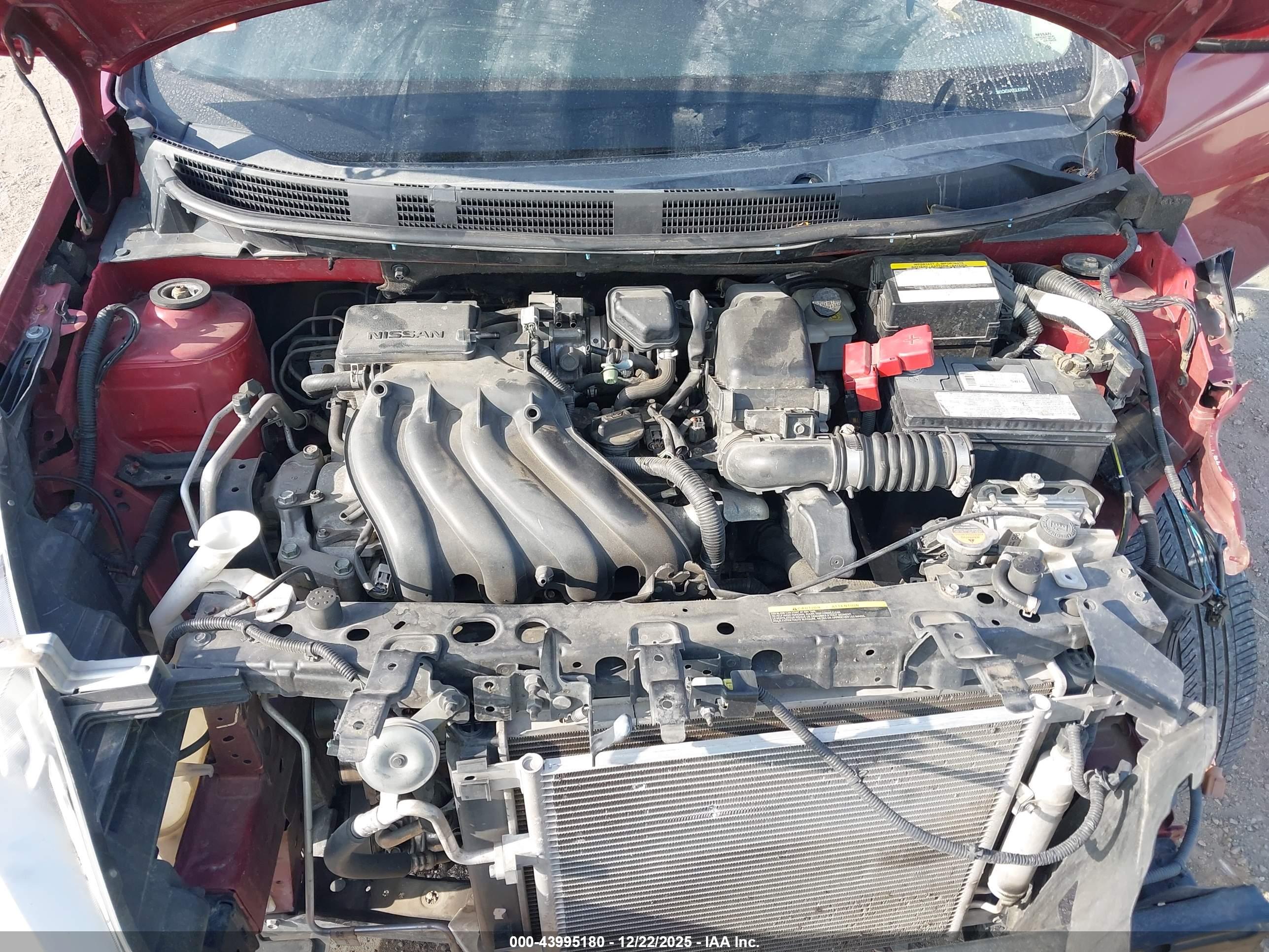 NISSAN VERSA image 10