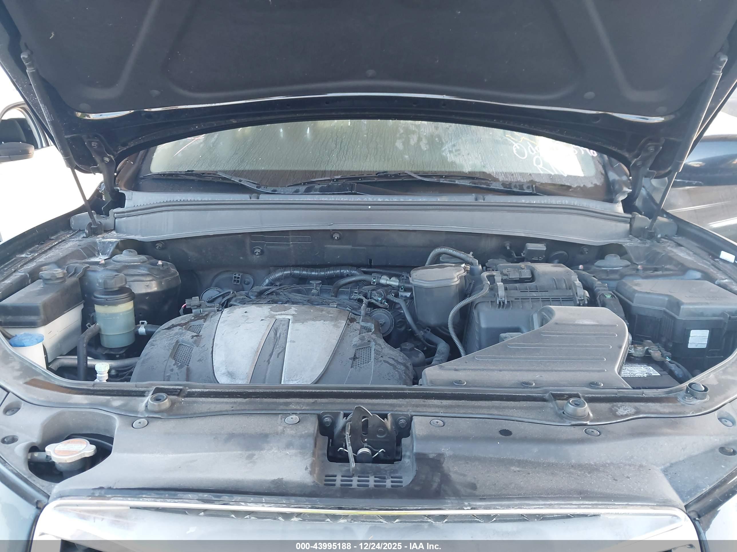 HYUNDAI SANTA image 10