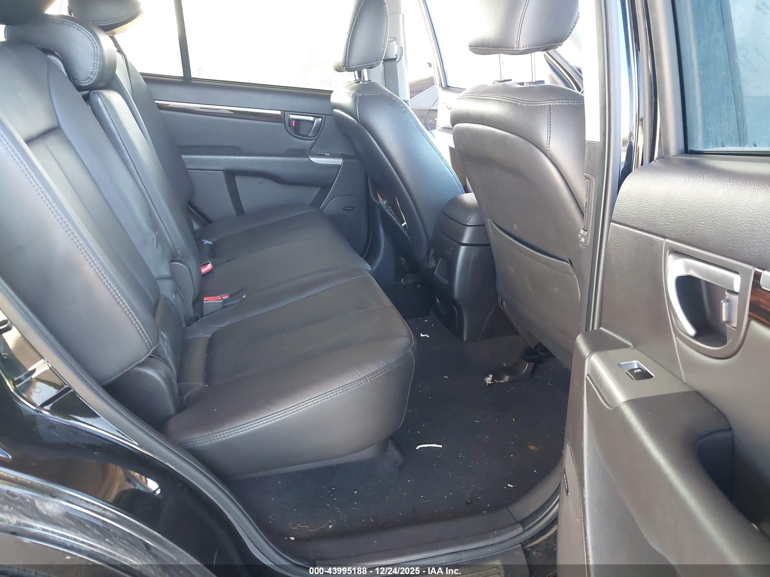 HYUNDAI SANTA image 8