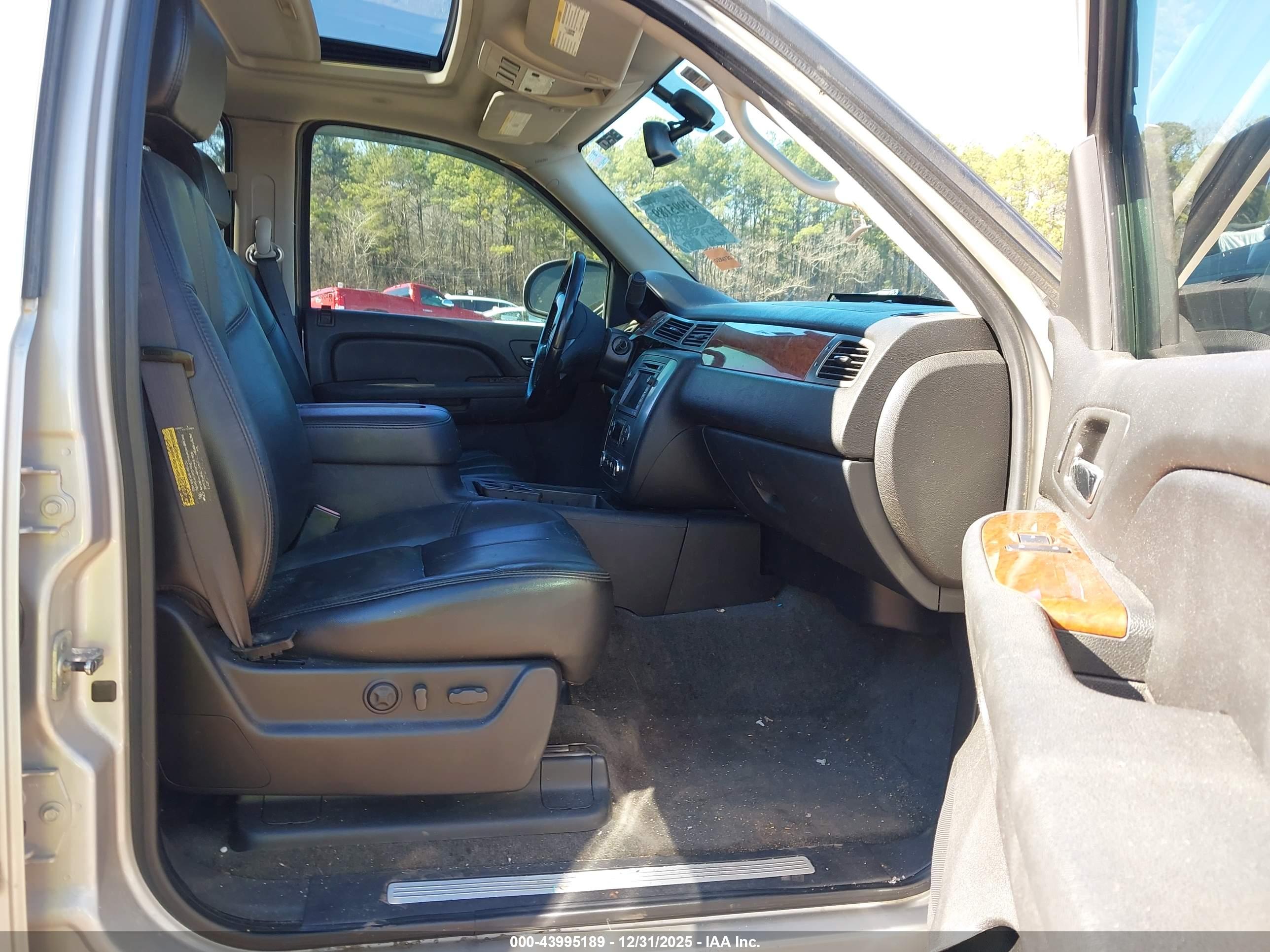 GMC YUKON image 5