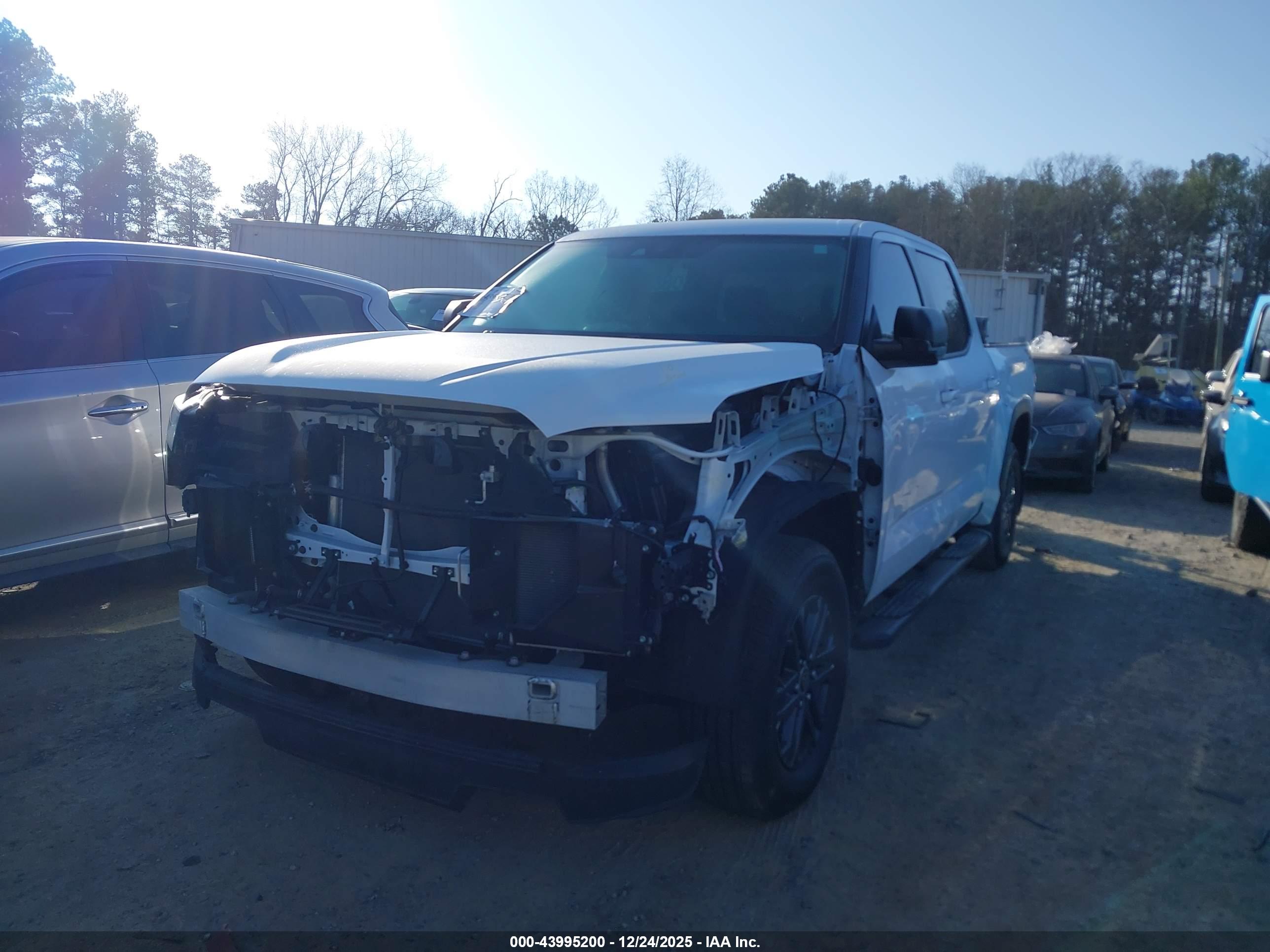 TOYOTA TUNDRA image 2