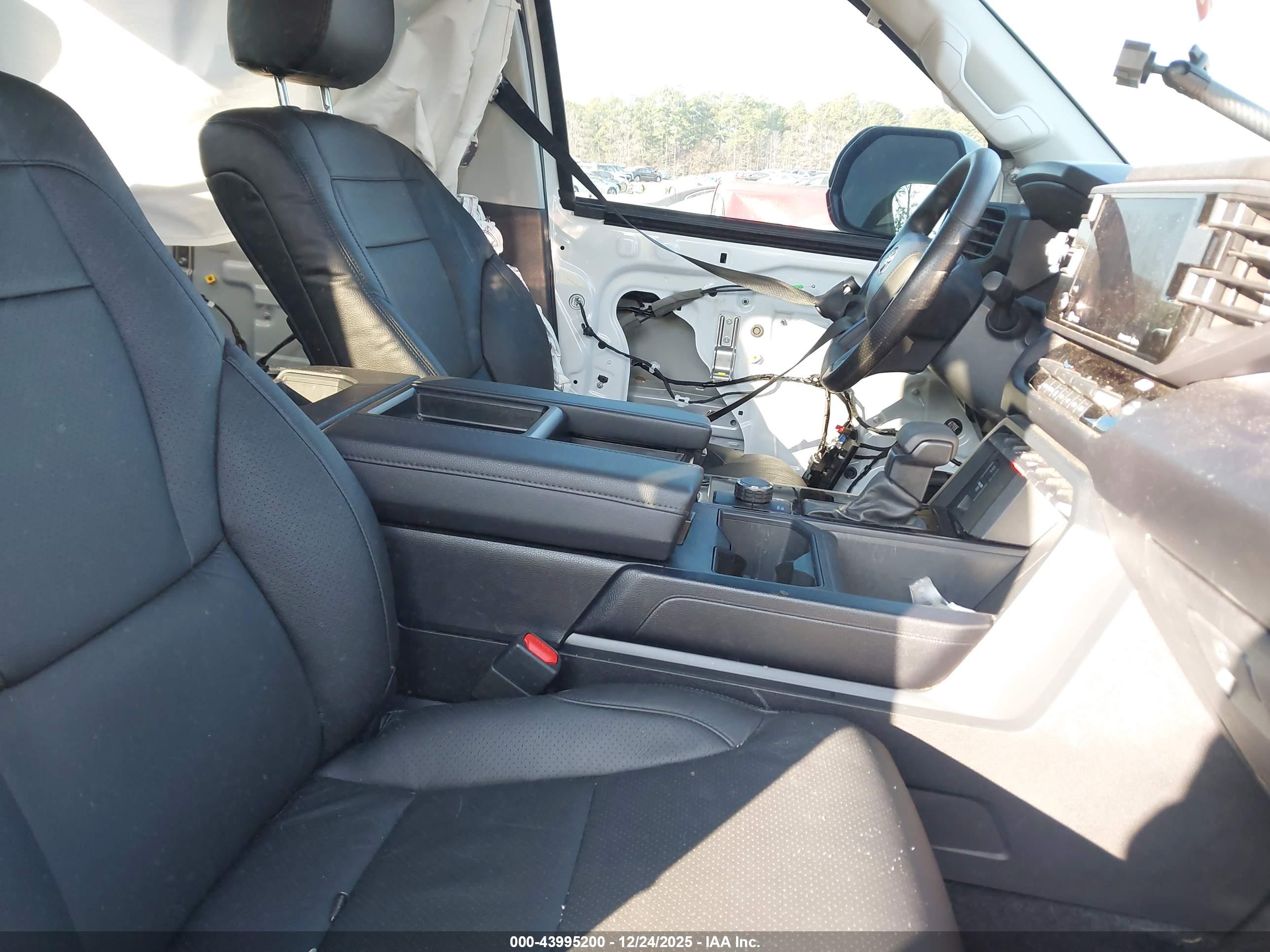 TOYOTA TUNDRA image 5