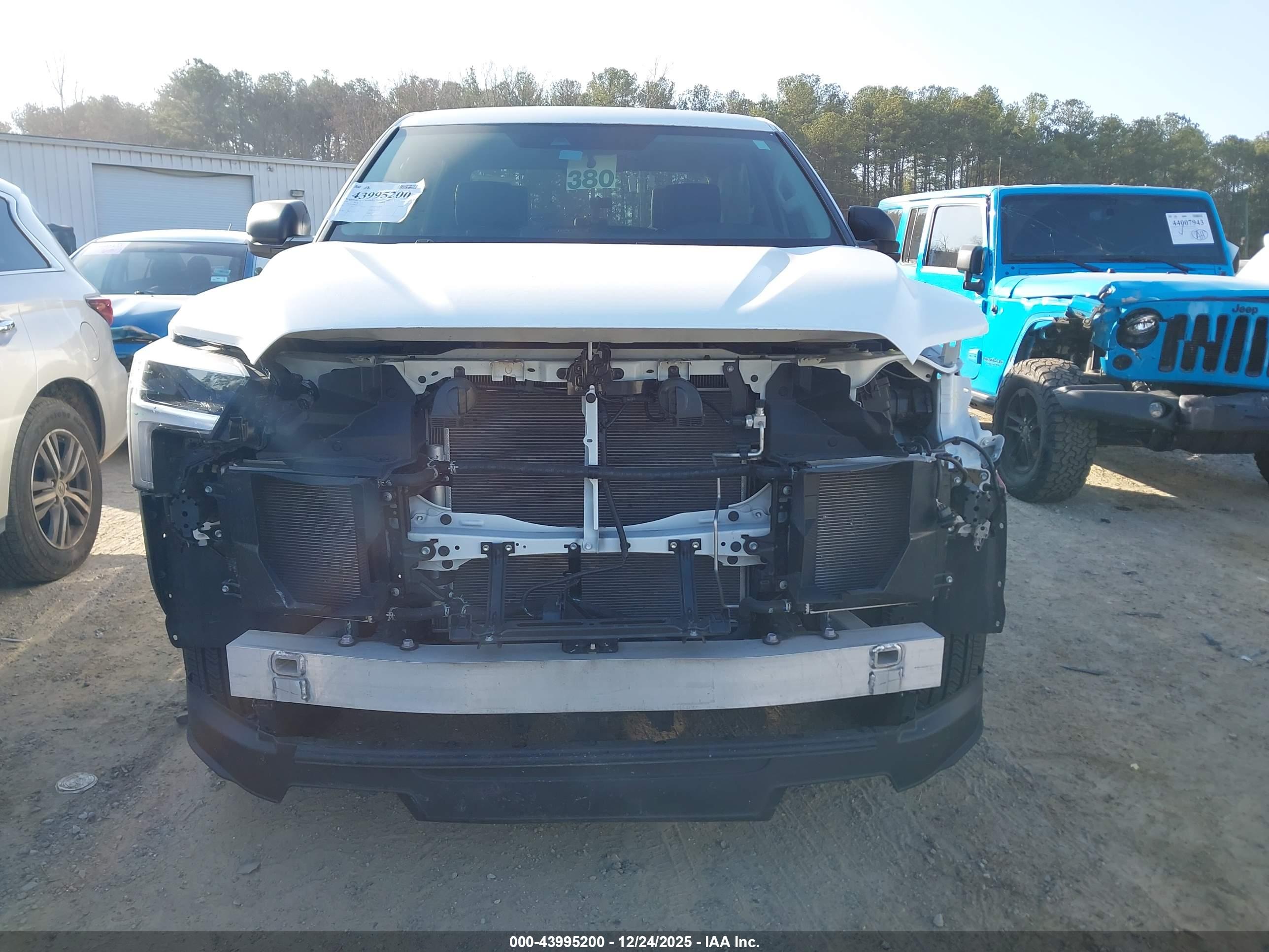 TOYOTA TUNDRA image 6