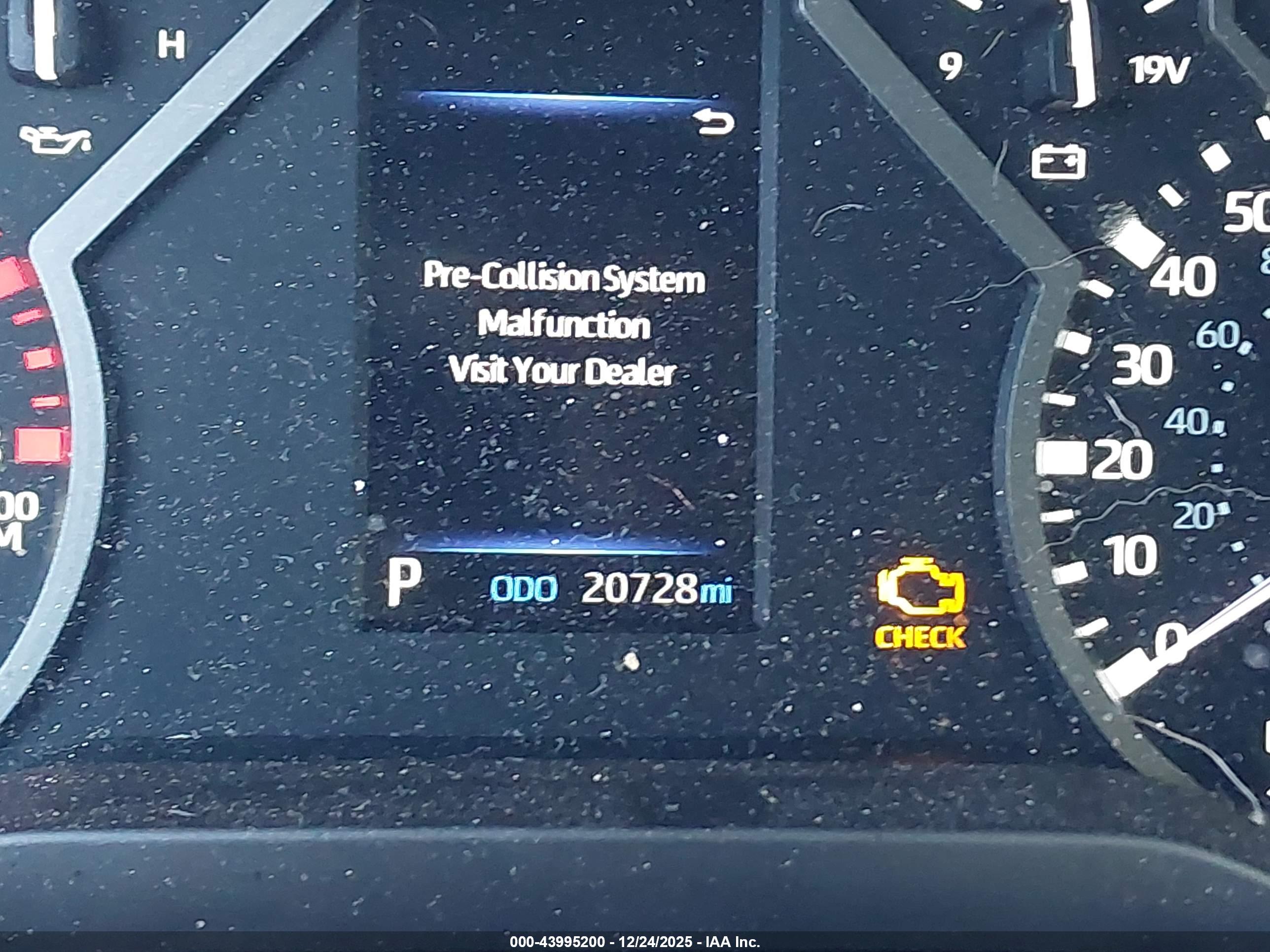 TOYOTA TUNDRA image 7