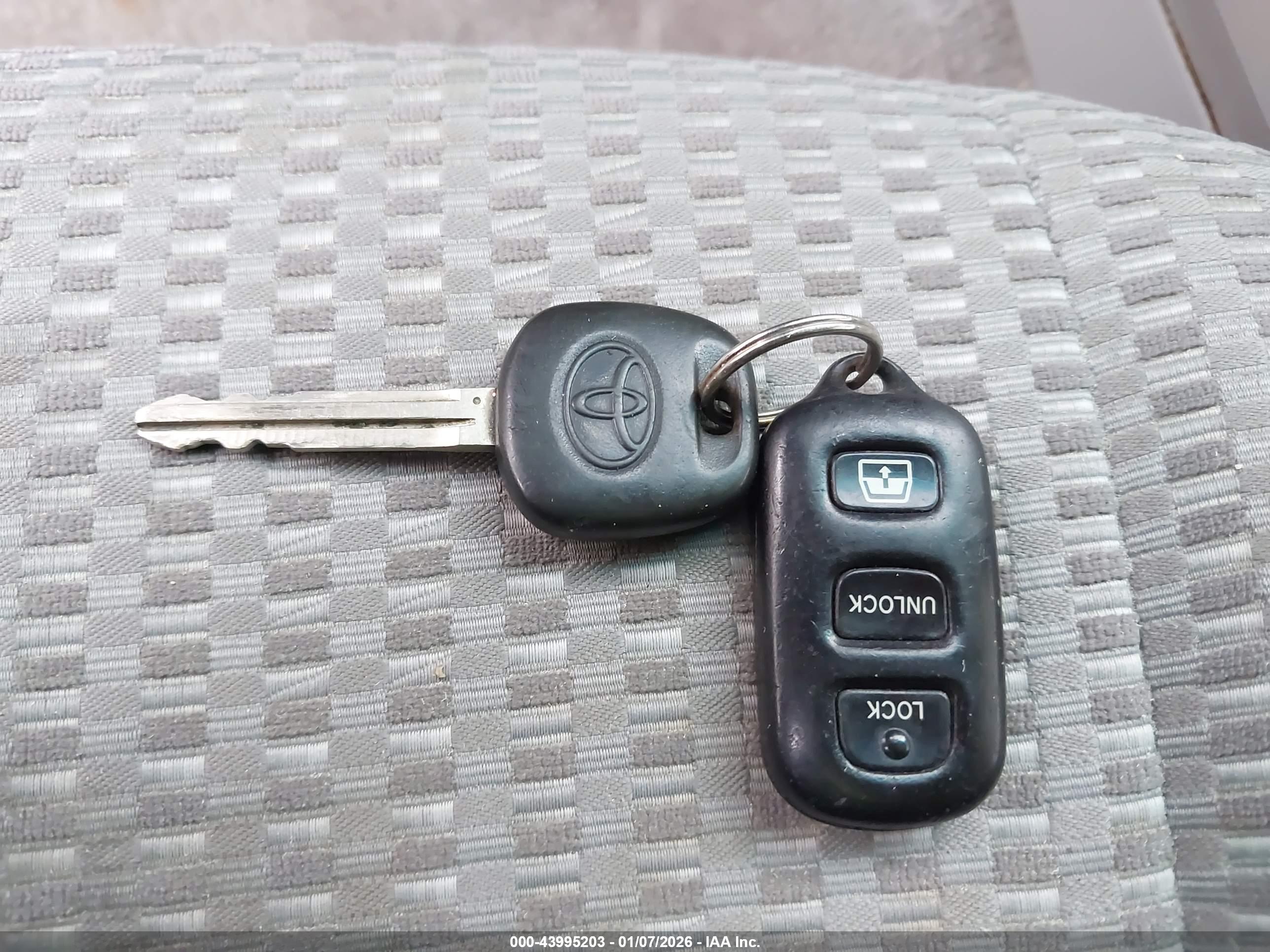 TOYOTA 4RUNNER image 11