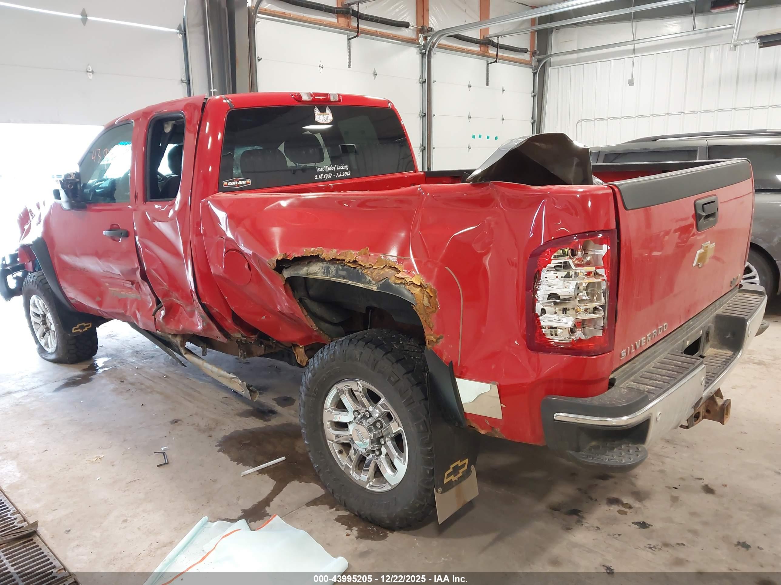 CHEVROLET SILVERADO image 3