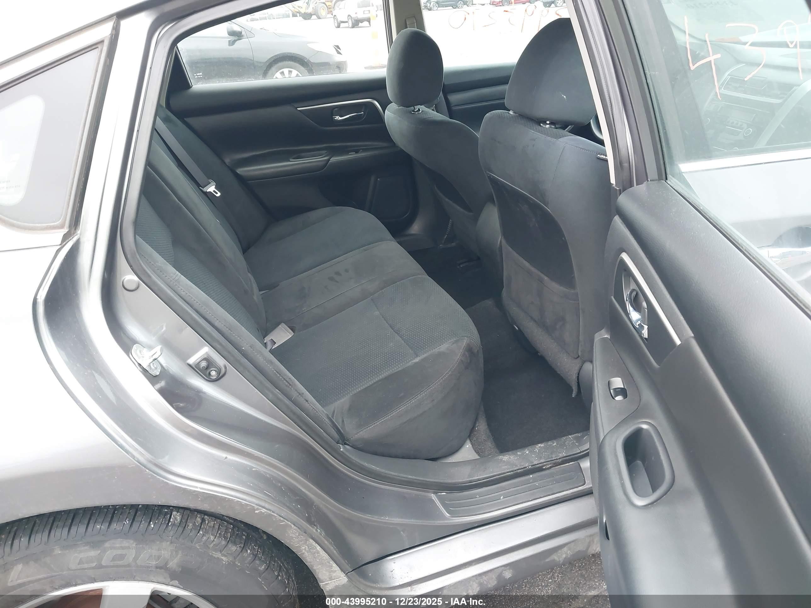 NISSAN ALTIMA image 8