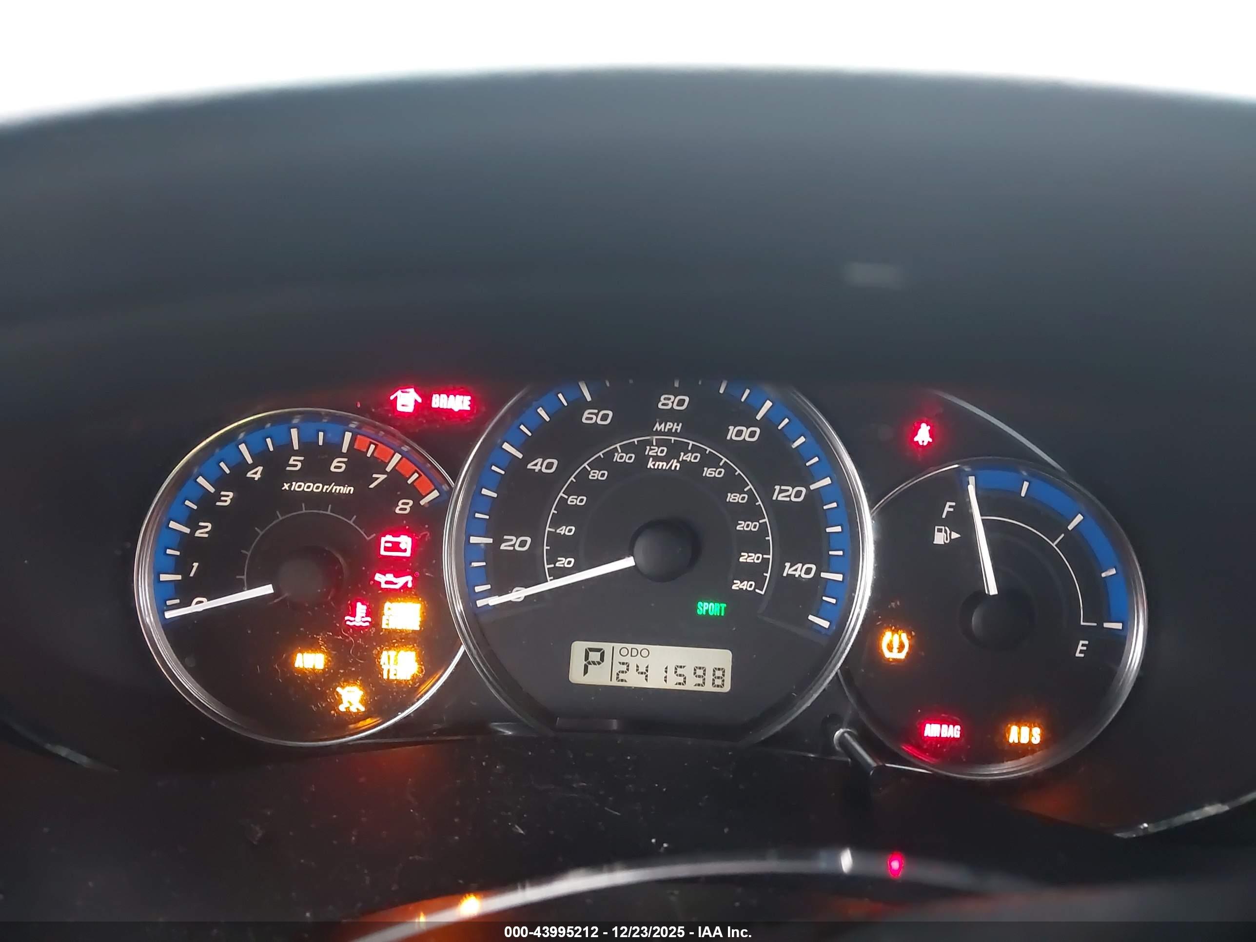 SUBARU FORESTER image 7