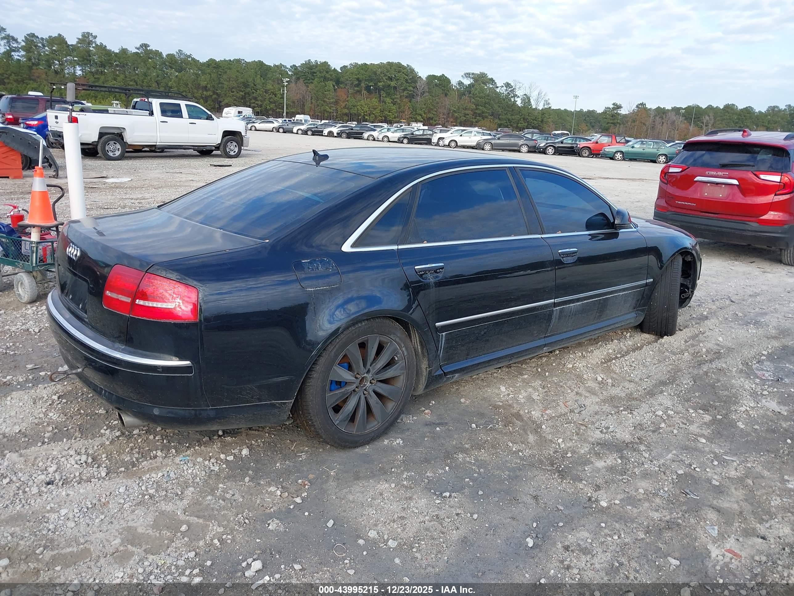 AUDI A8 image 4