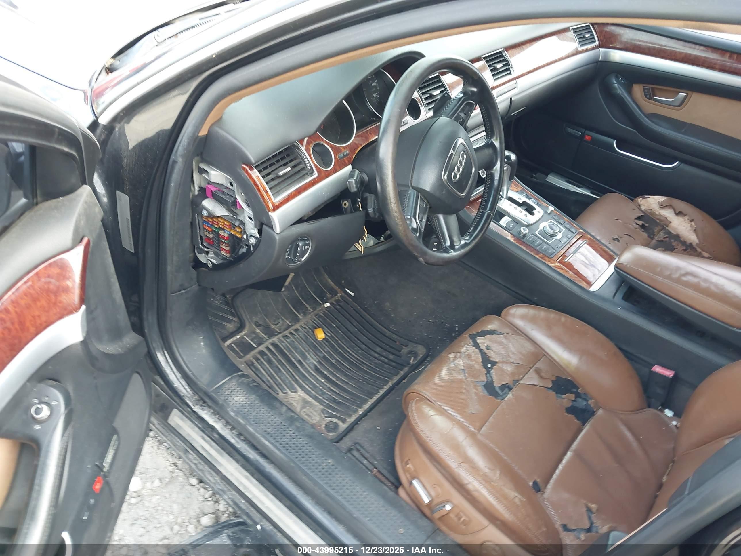 AUDI A8 image 6