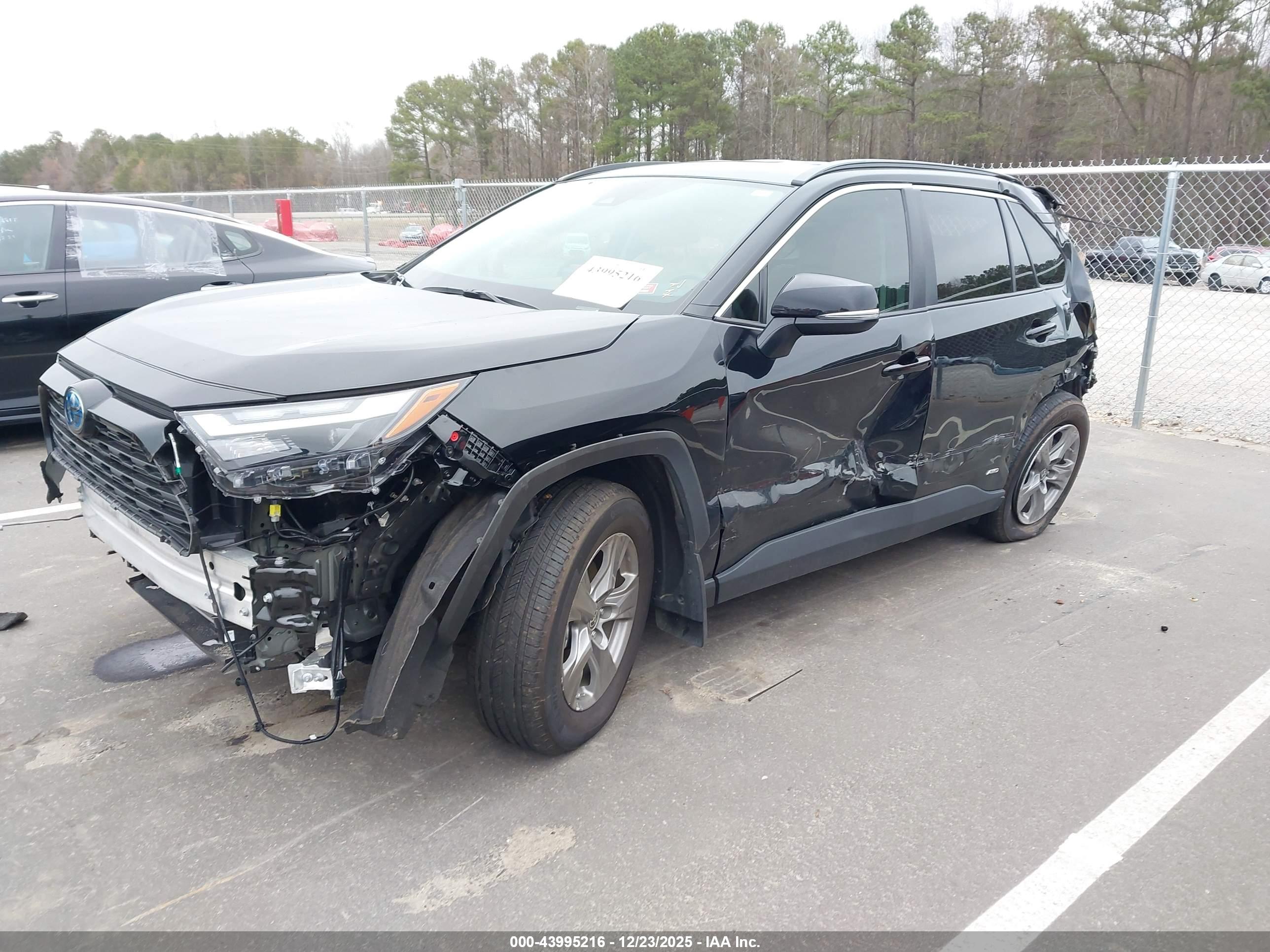 TOYOTA RAV4 image 2