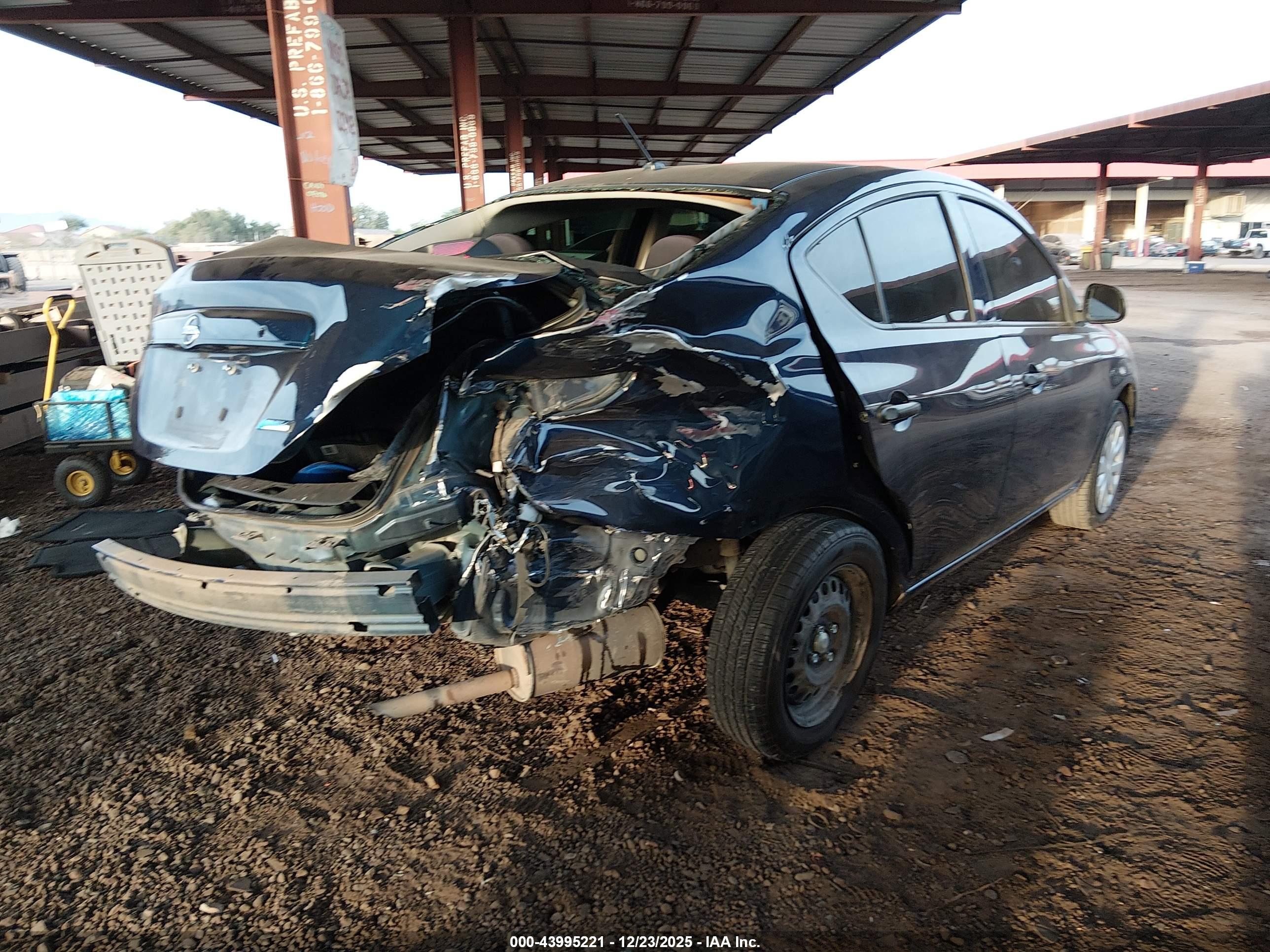 NISSAN VERSA image 4