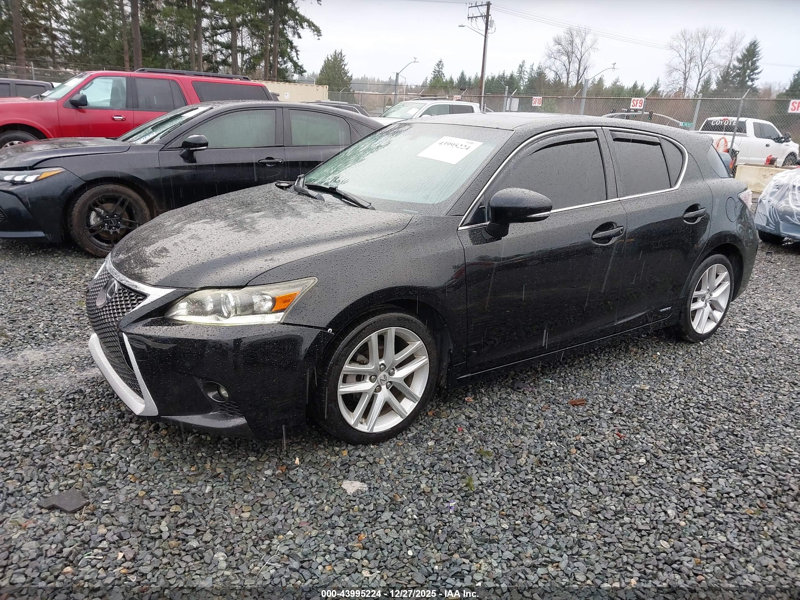 LEXUS CT image 2