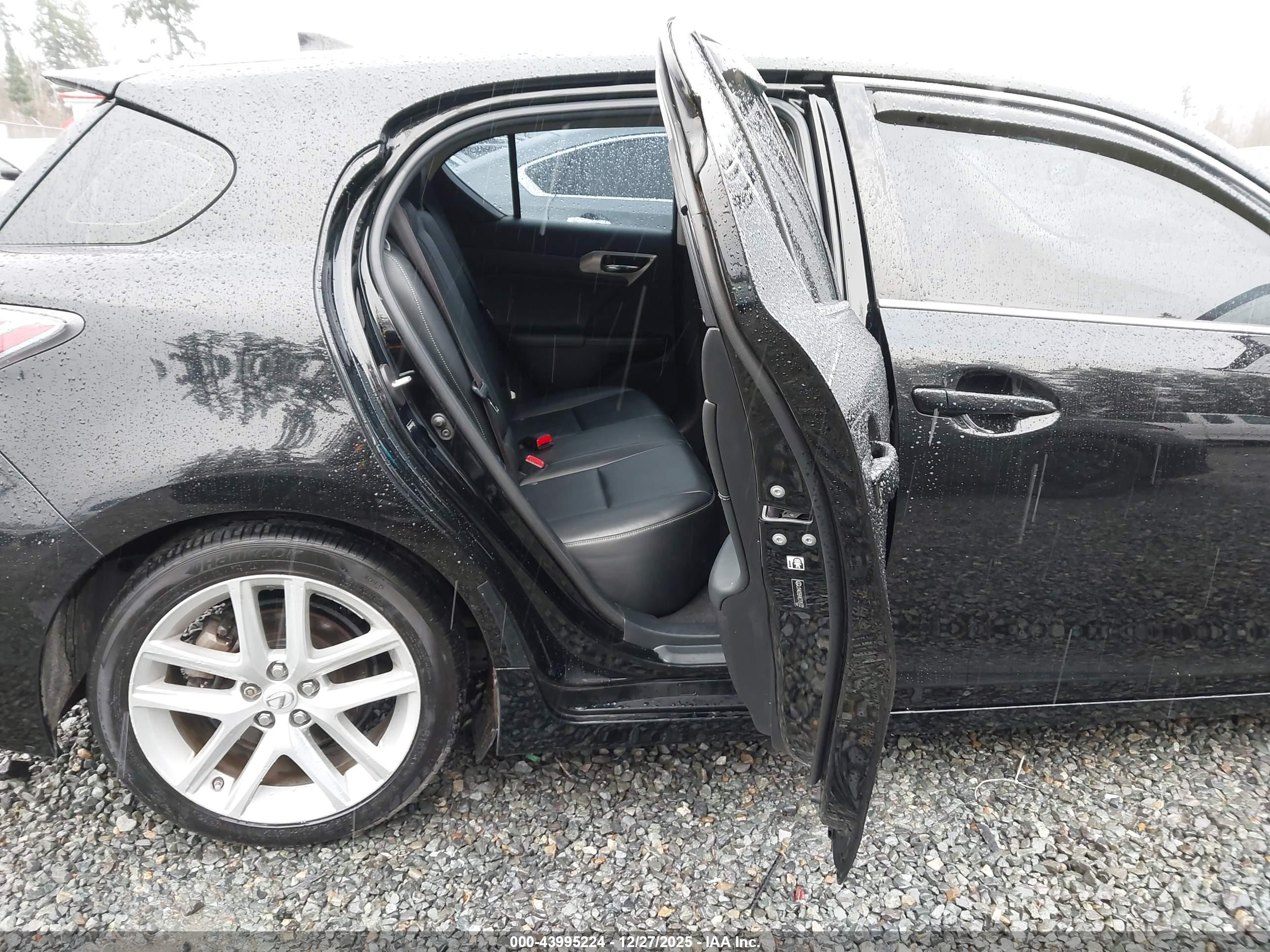 LEXUS CT image 8