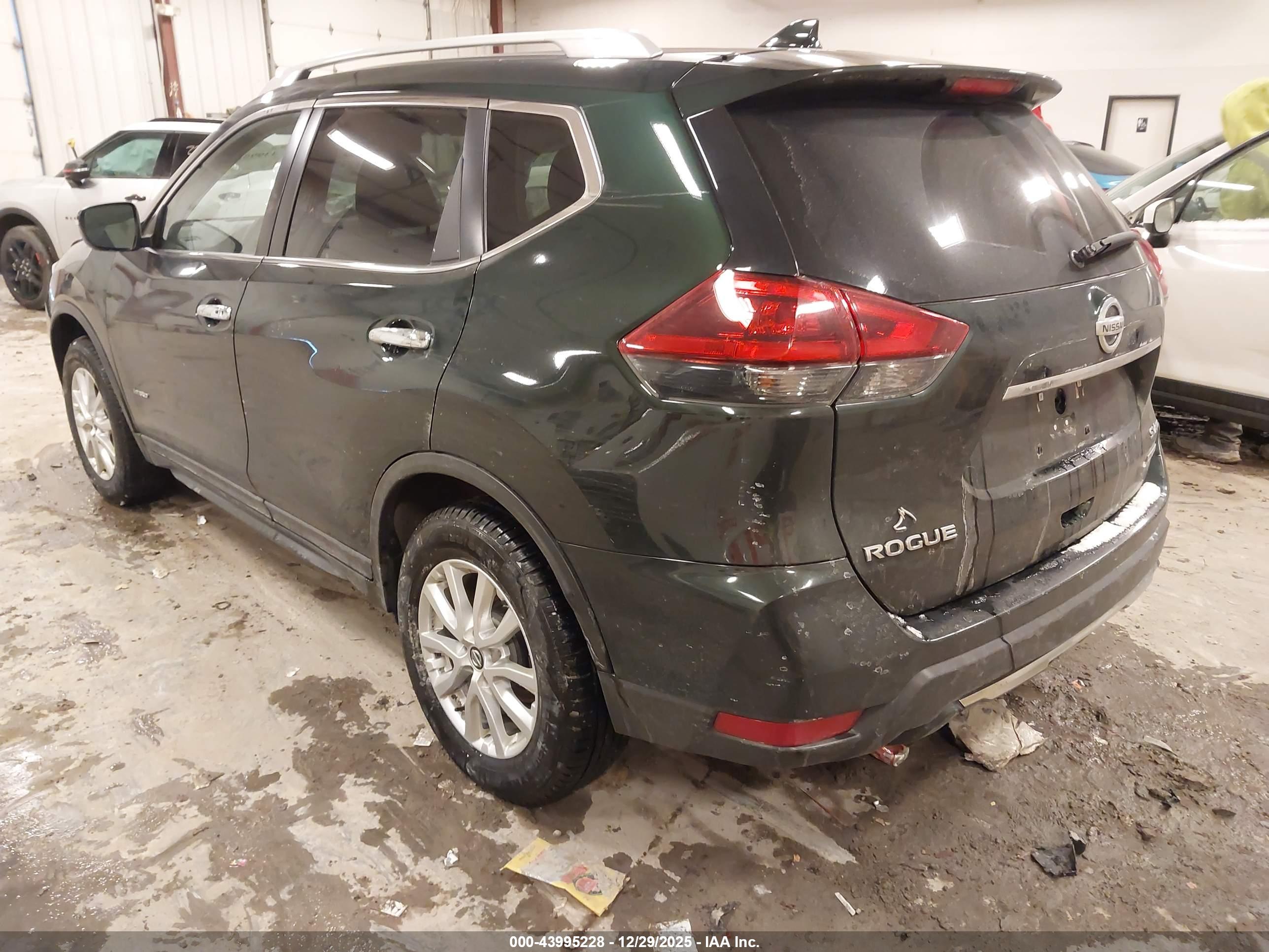 NISSAN ROGUE image 3
