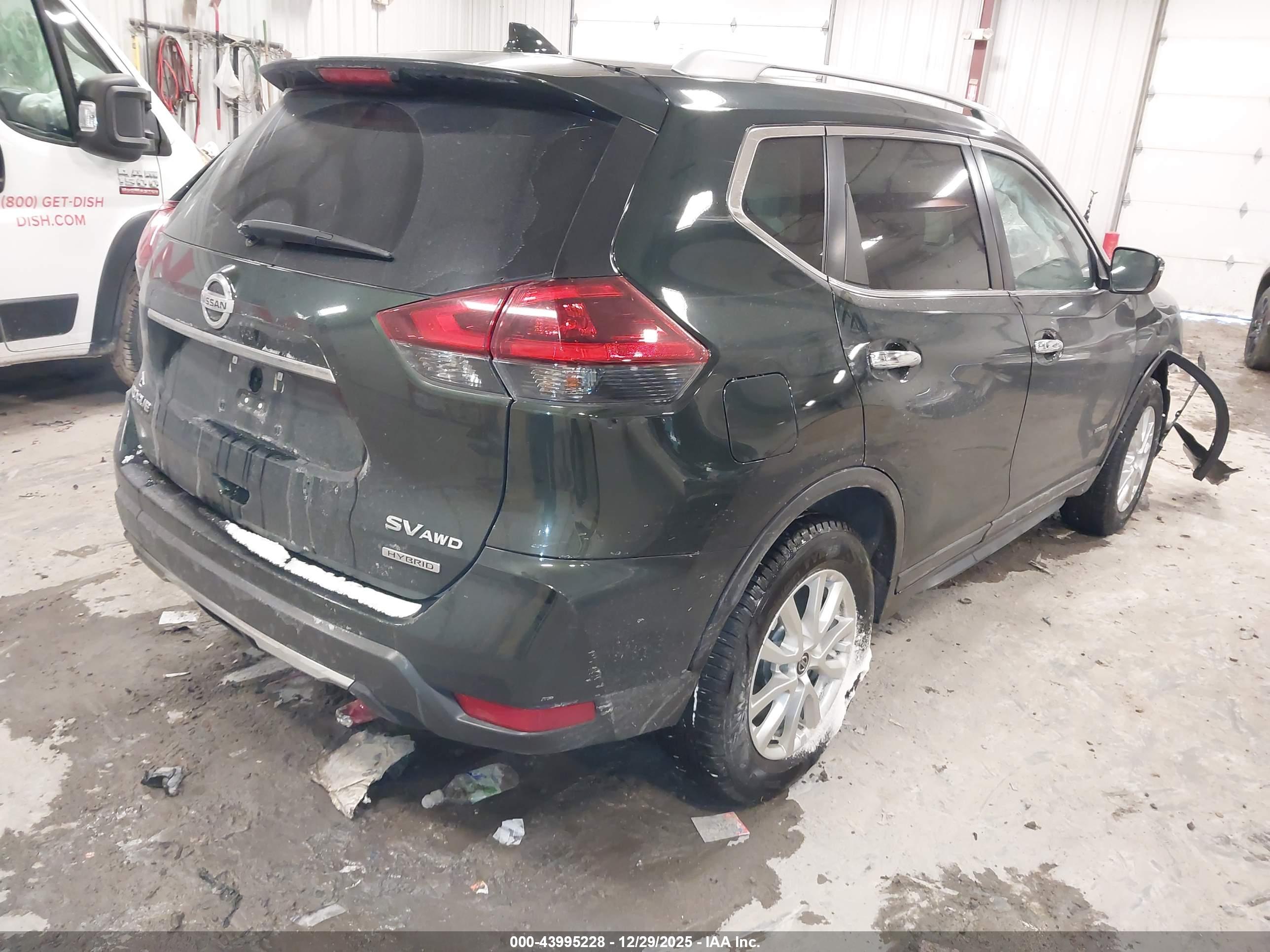 NISSAN ROGUE image 4