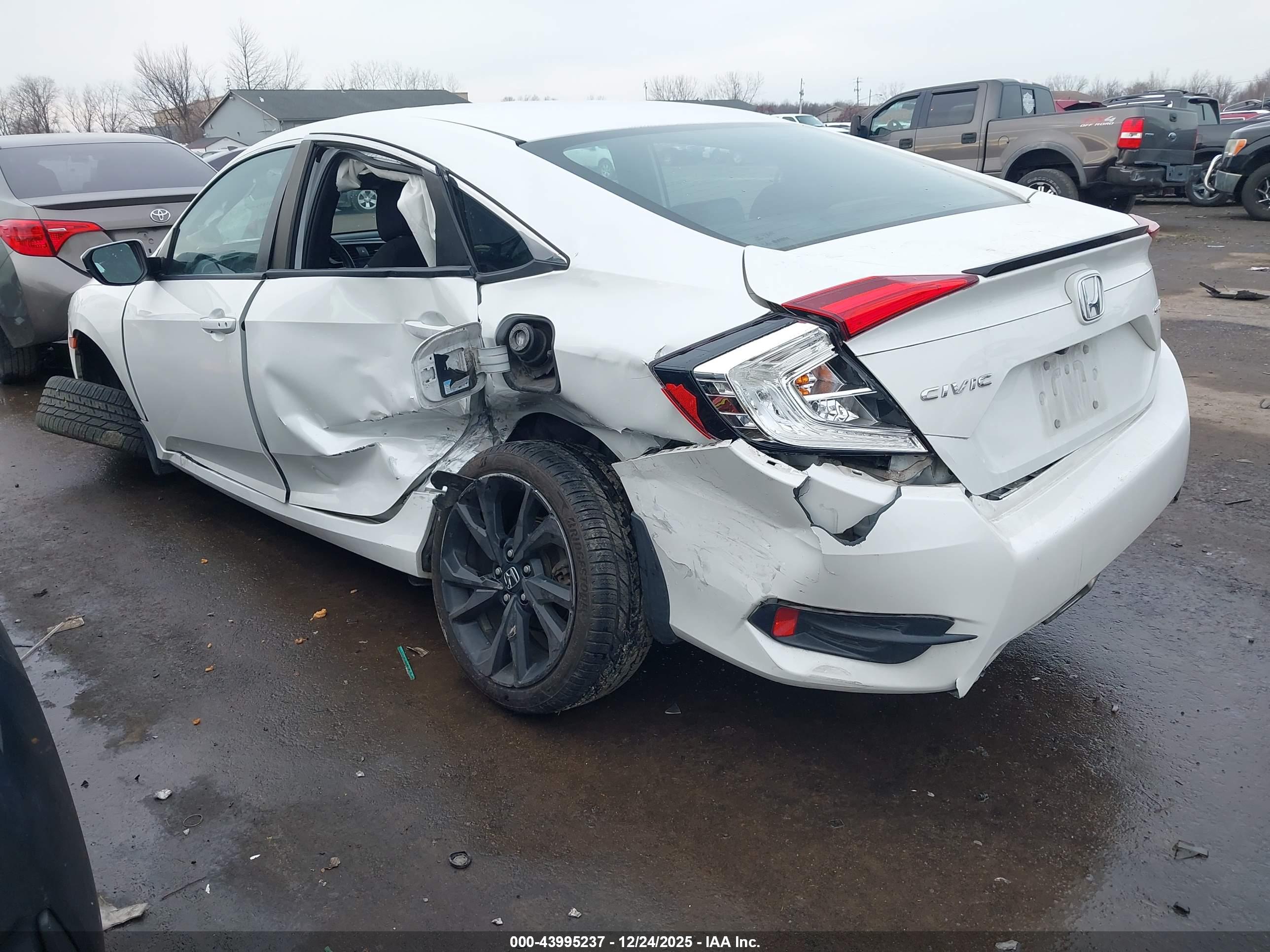 HONDA CIVIC image 3