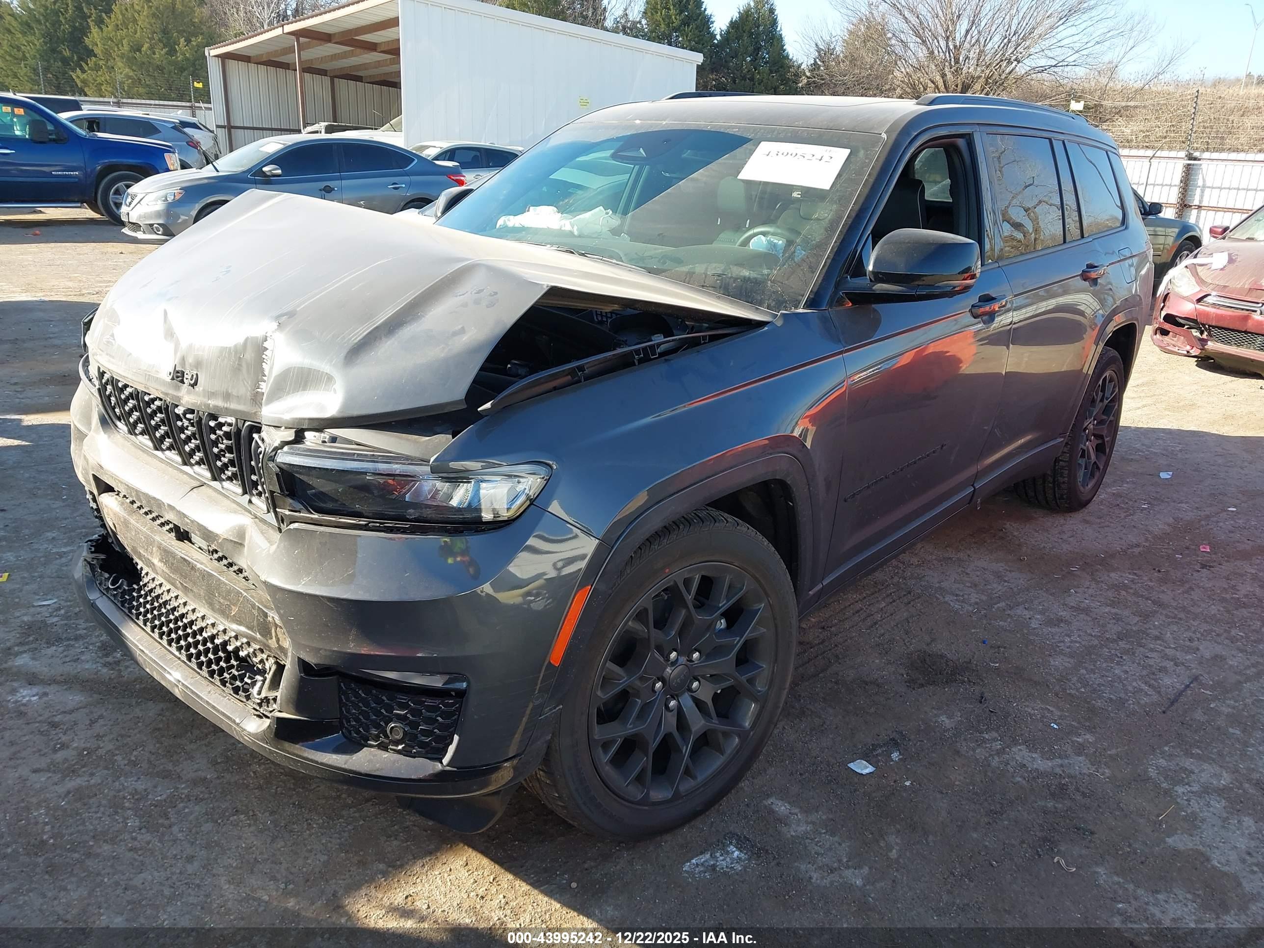JEEP GRAND image 2