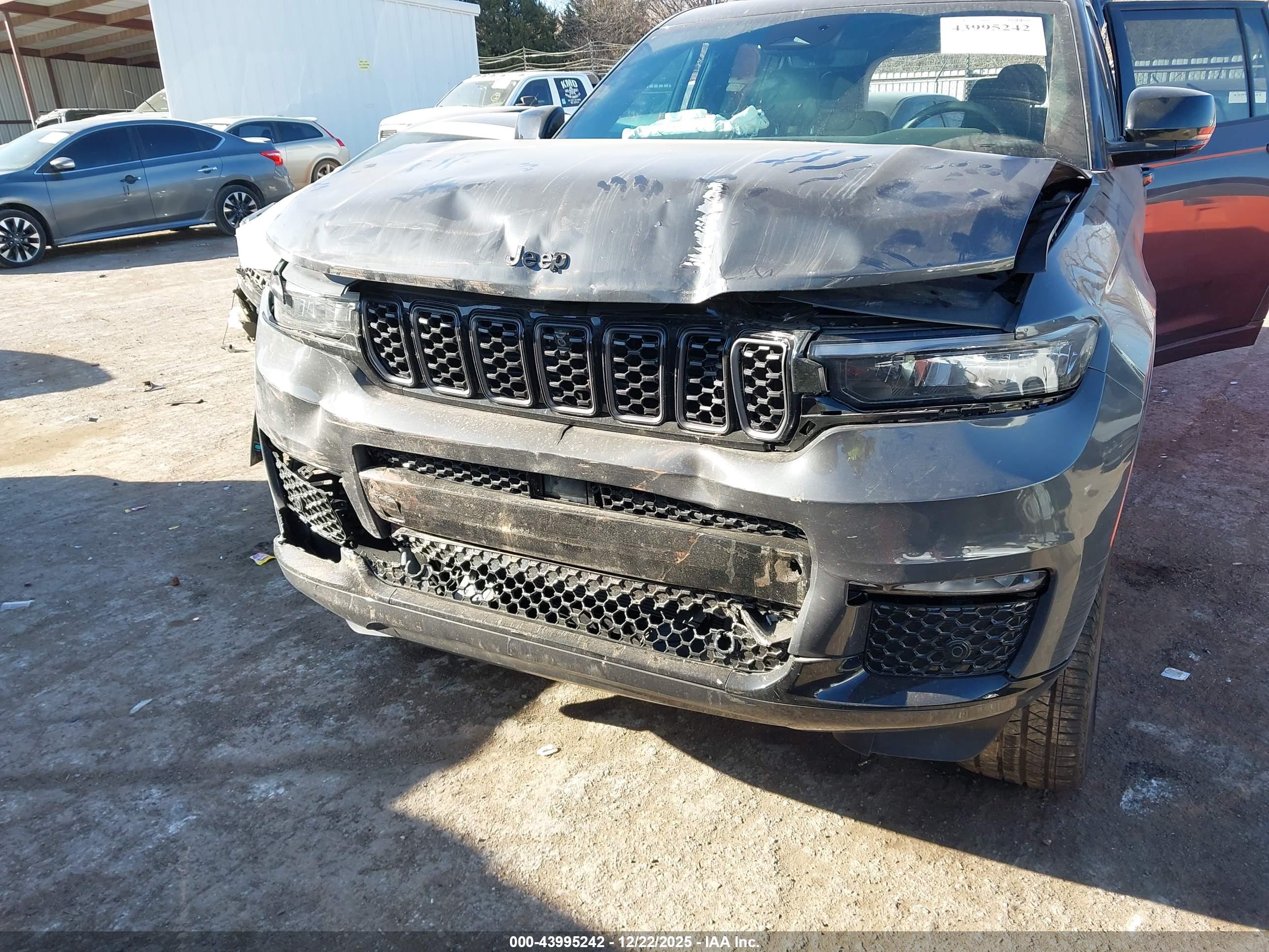 JEEP GRAND image 6