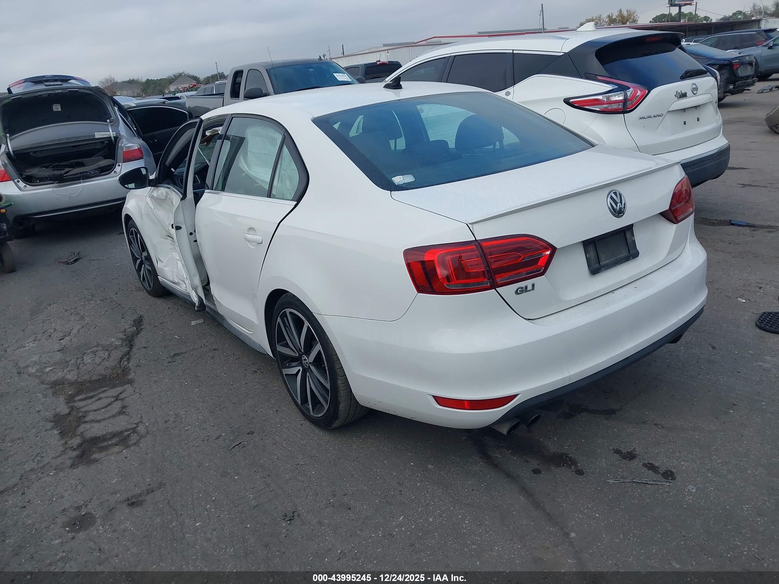 VOLKSWAGEN JETTA image 3