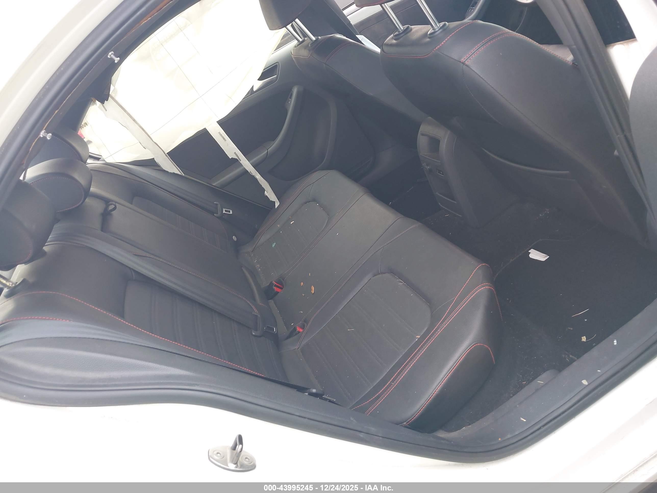 VOLKSWAGEN JETTA image 8