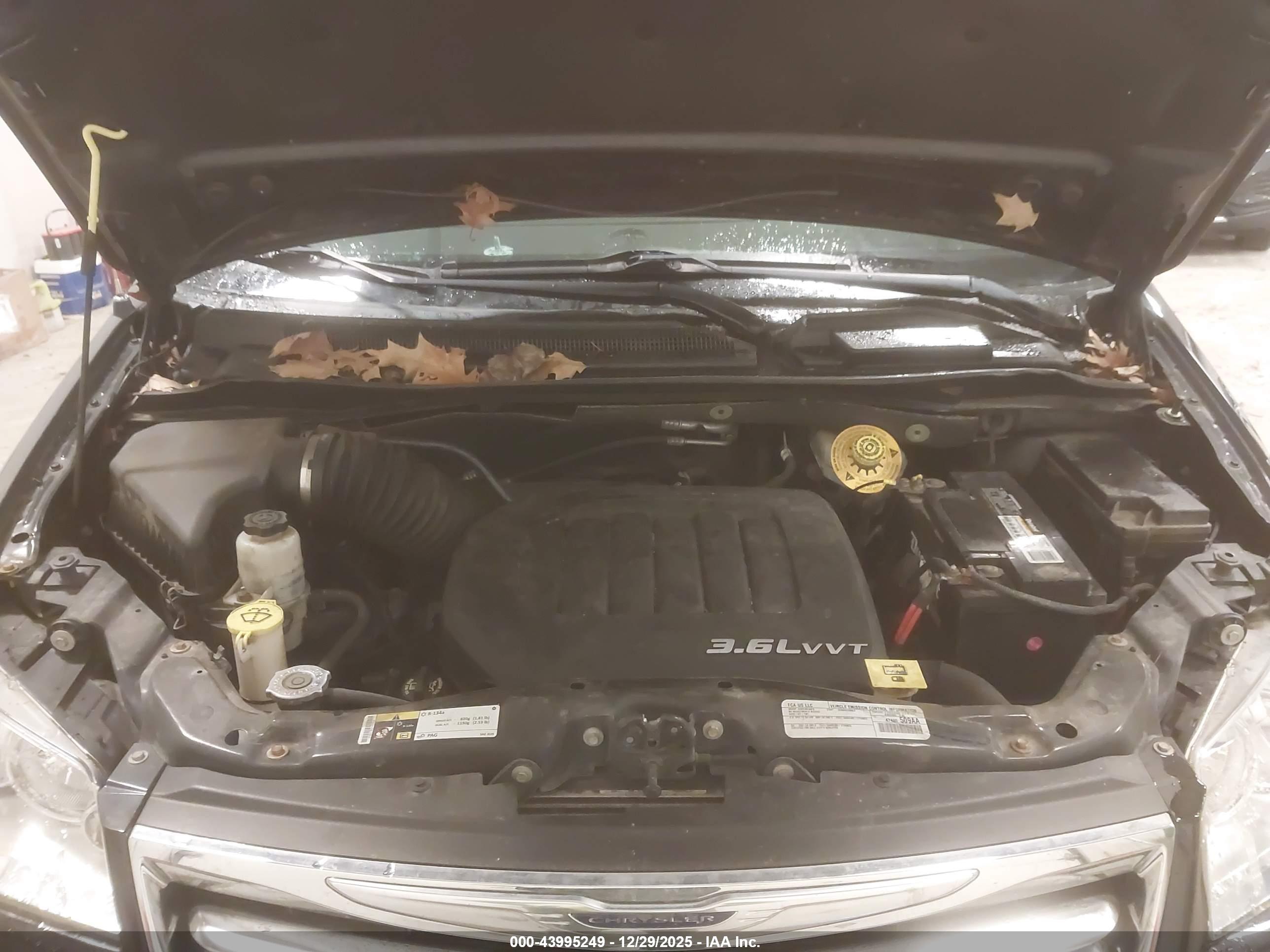 CHRYSLER TOWN image 10