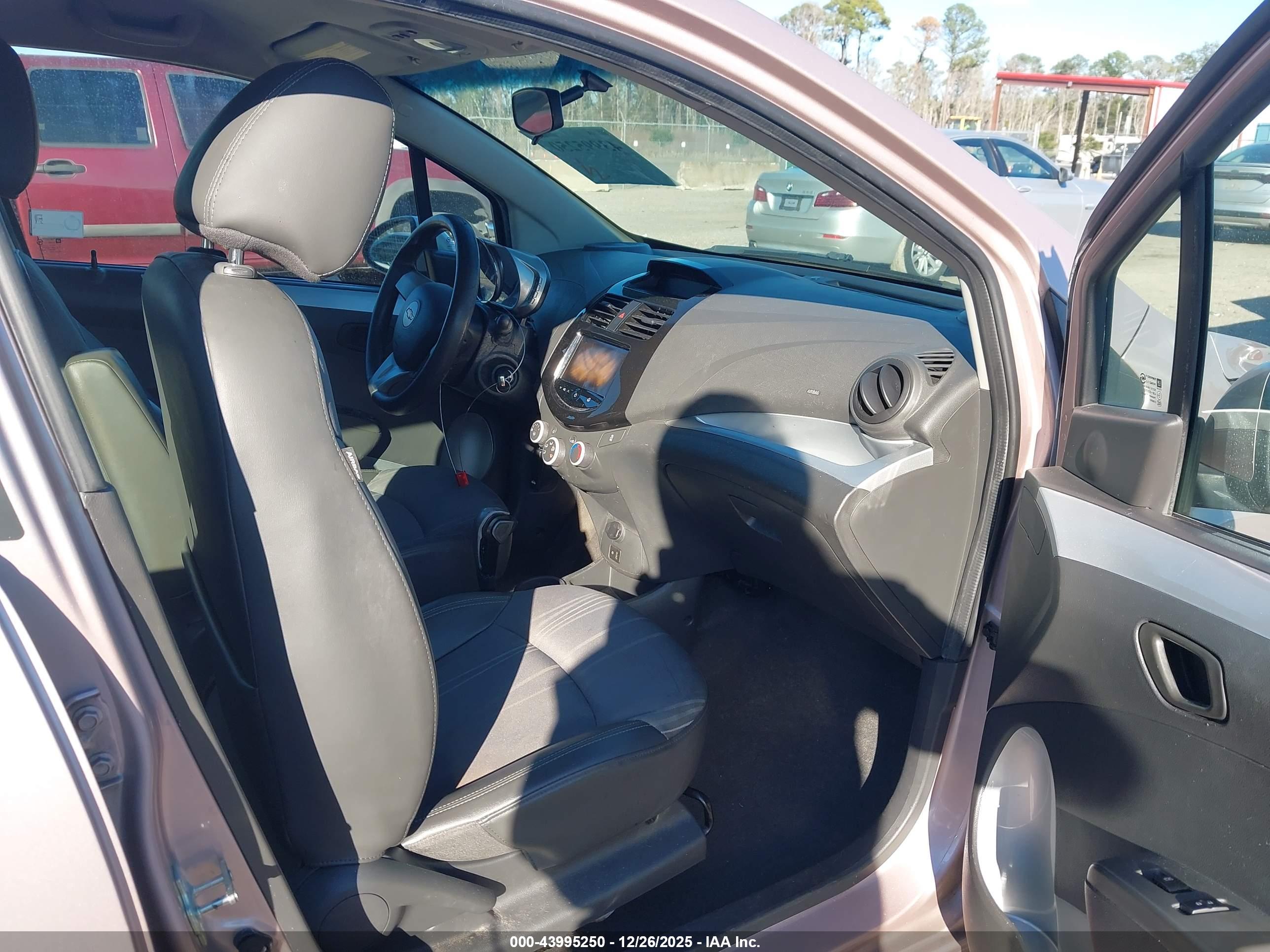CHEVROLET SPARK image 5