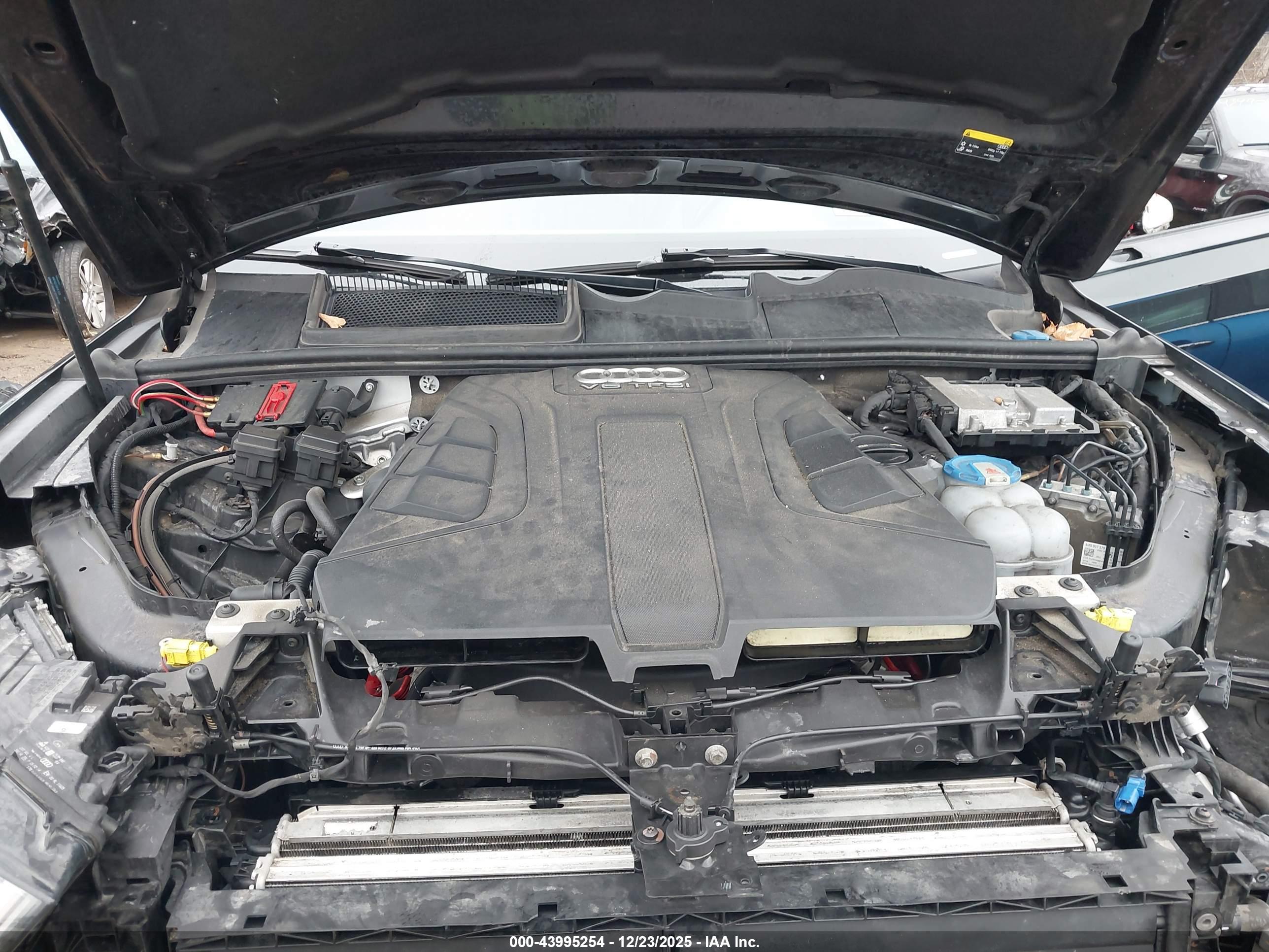 AUDI Q7 image 10