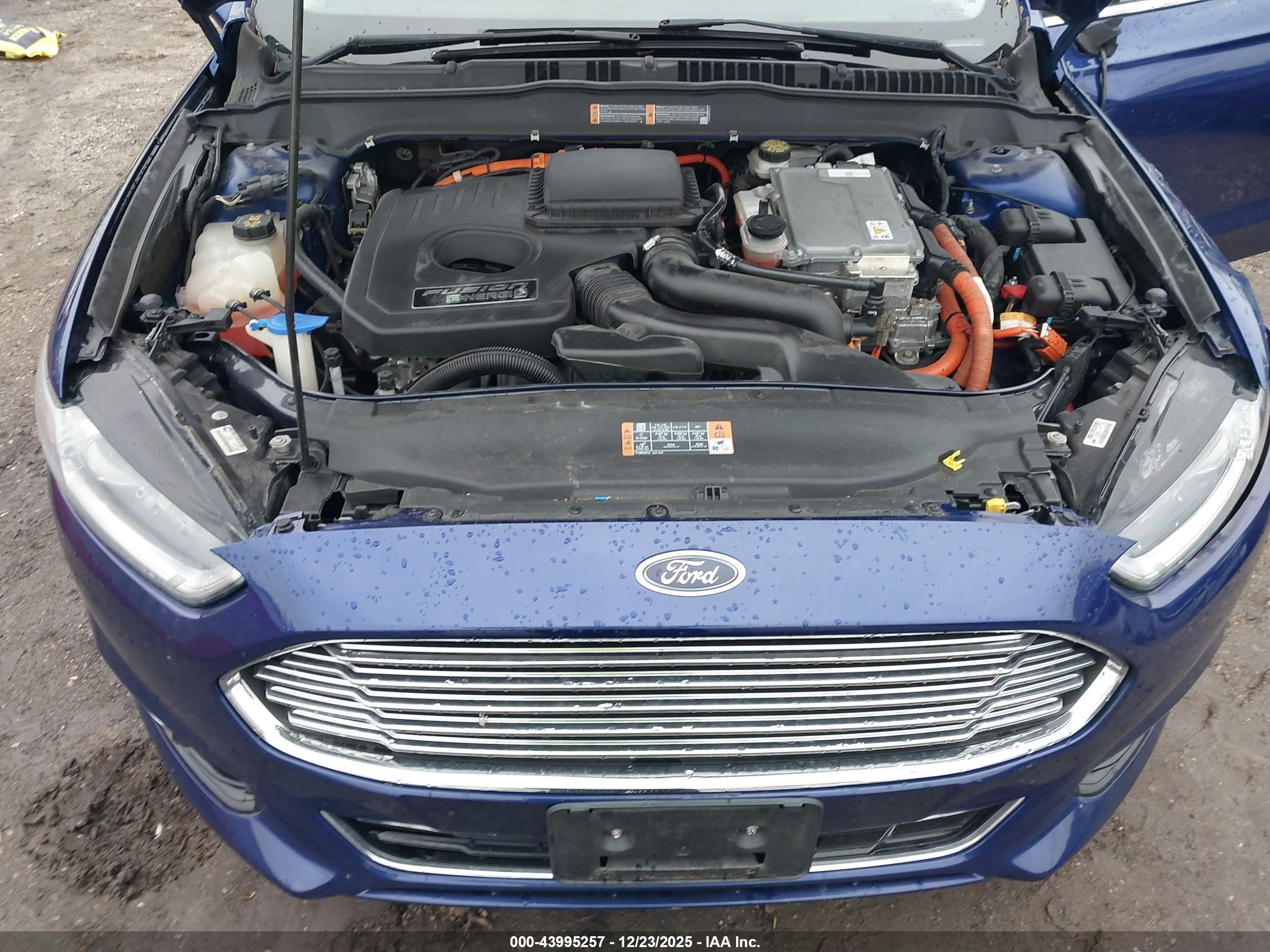 FORD FUSION image 10