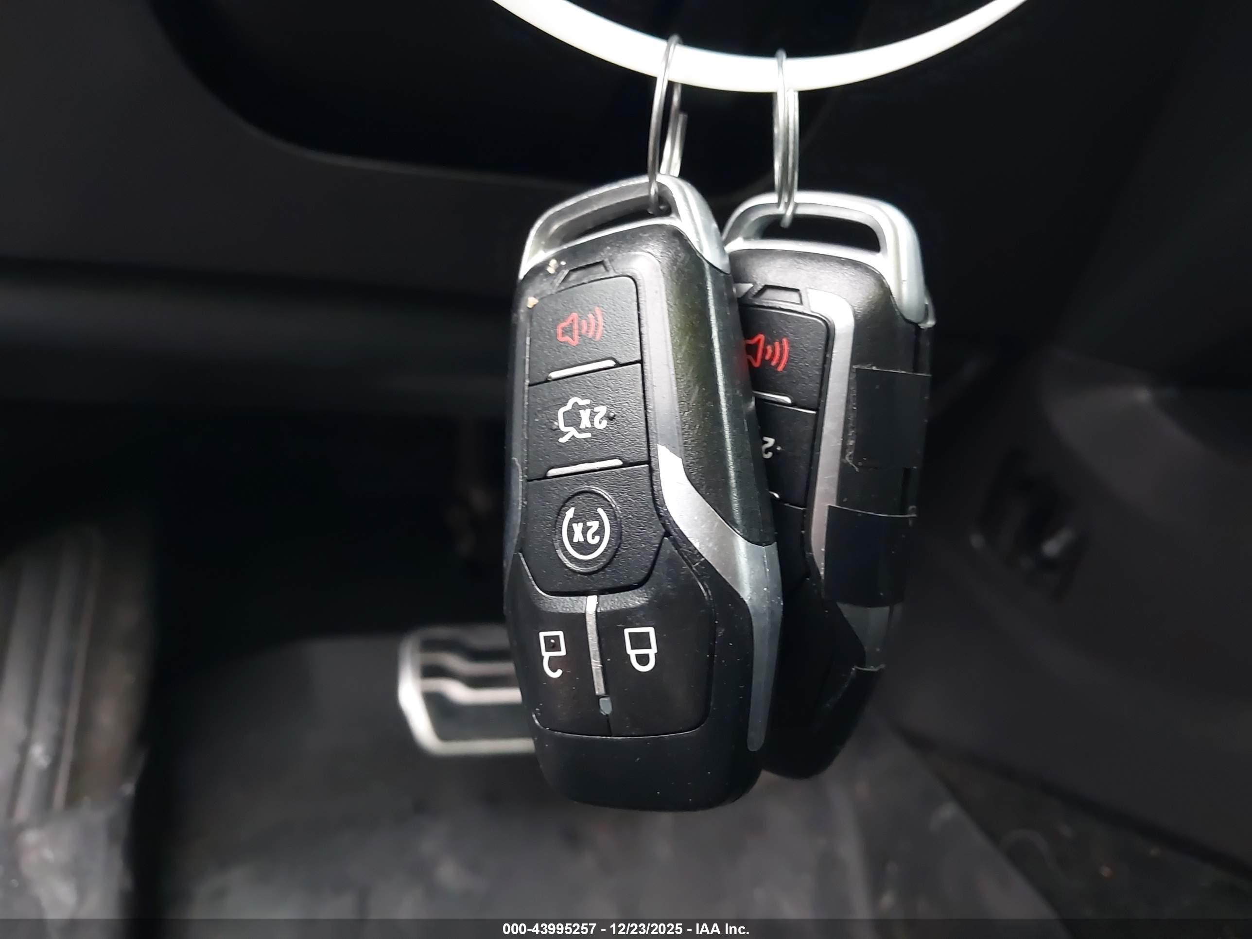 FORD FUSION image 11
